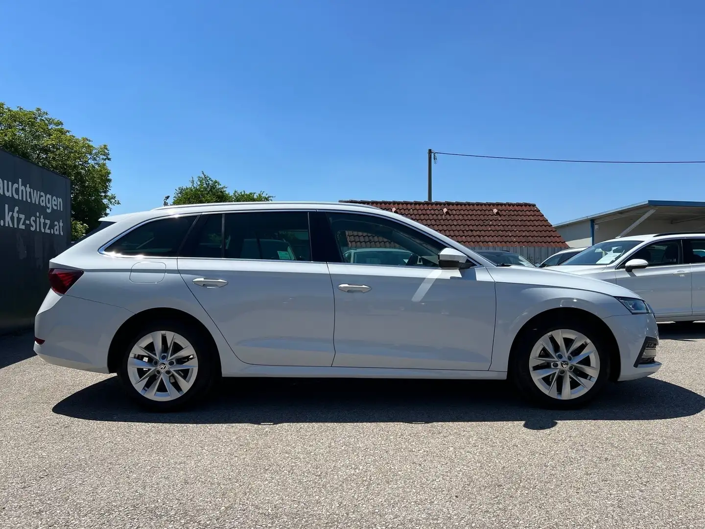Skoda Octavia Combi 2,0 TDI Style DSG | HUD/CANTON/RFK Weiß - 2