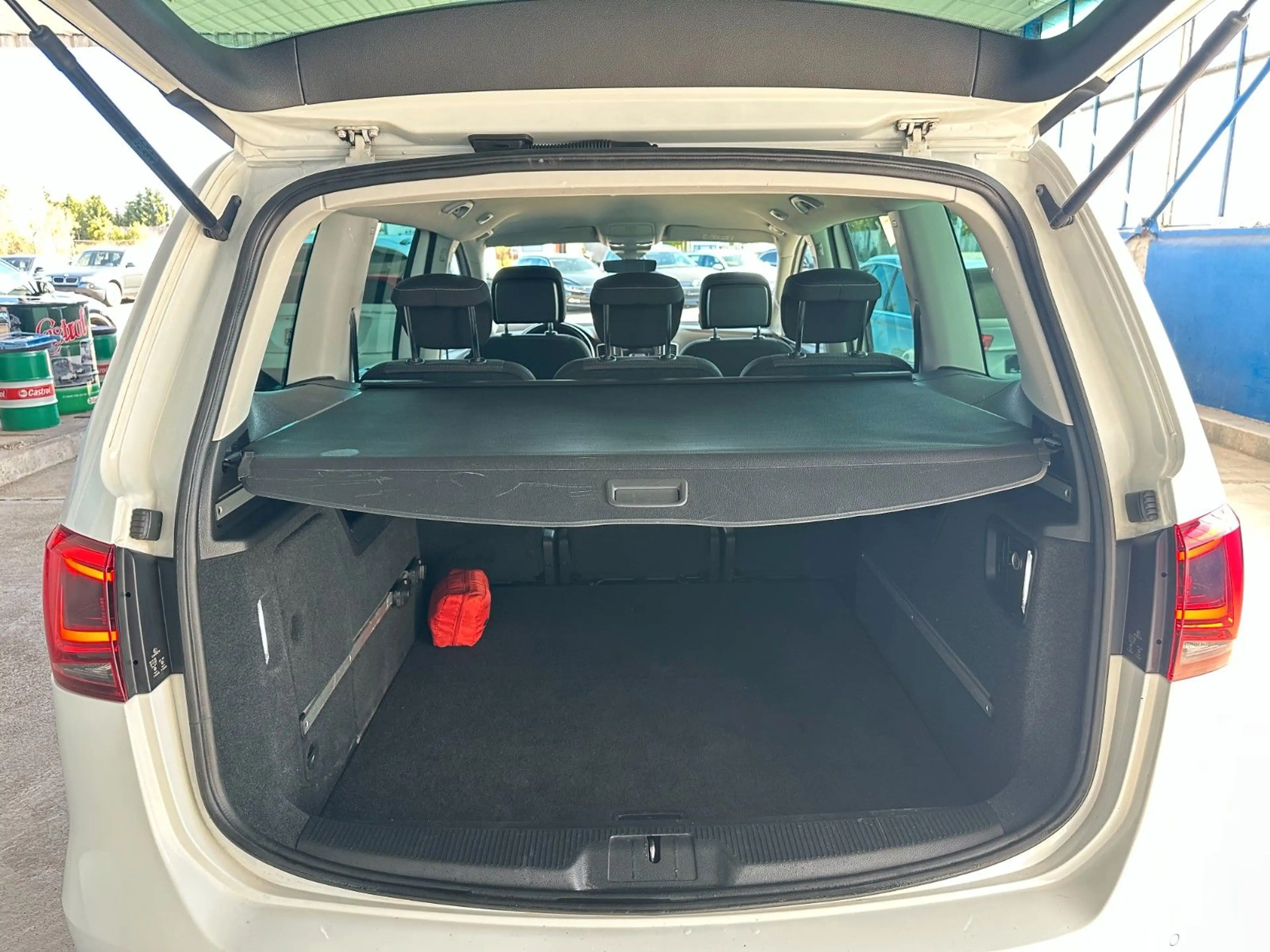 SEAT Alhambra Xcellence / 2.Hand / LED / PDC / SHZ — photo 14