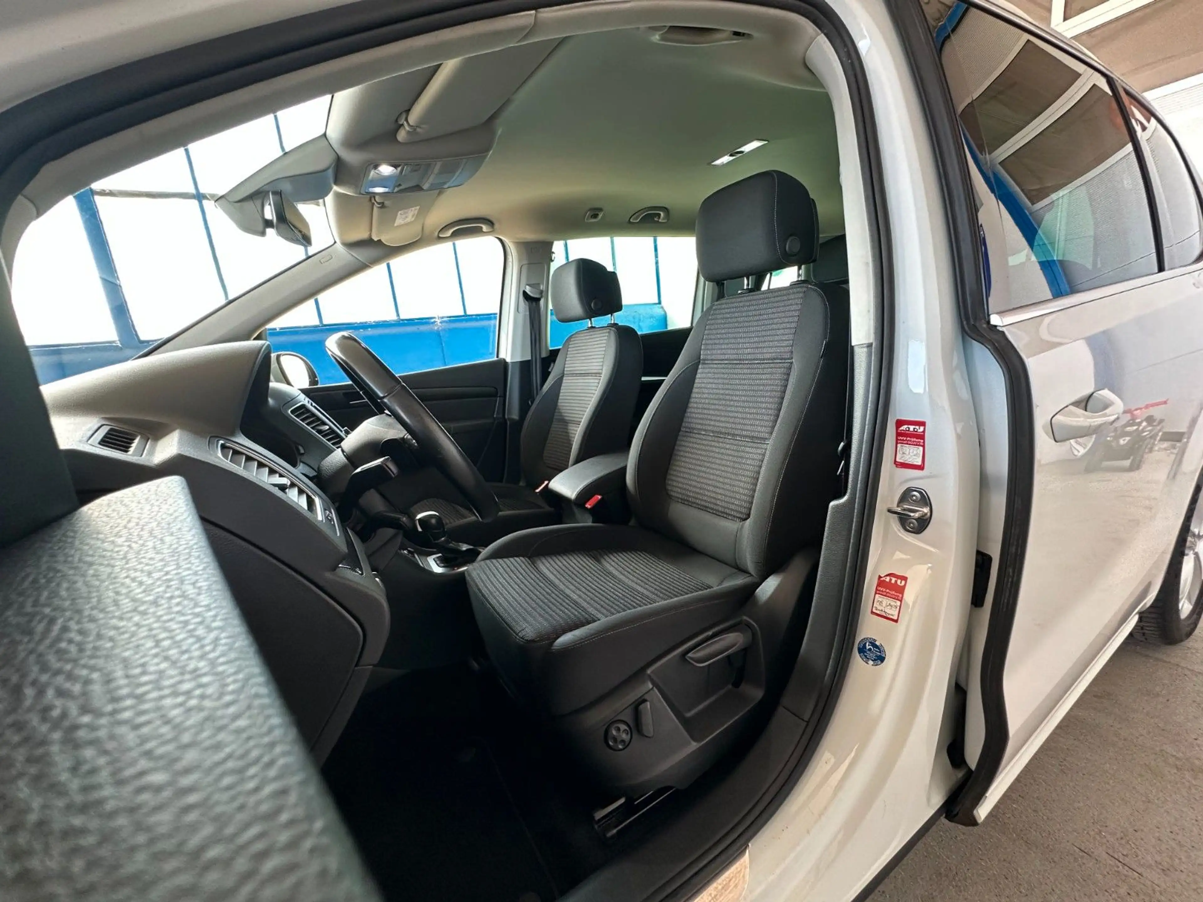 SEAT Alhambra Xcellence / 2.Hand / LED / PDC / SHZ — photo 18