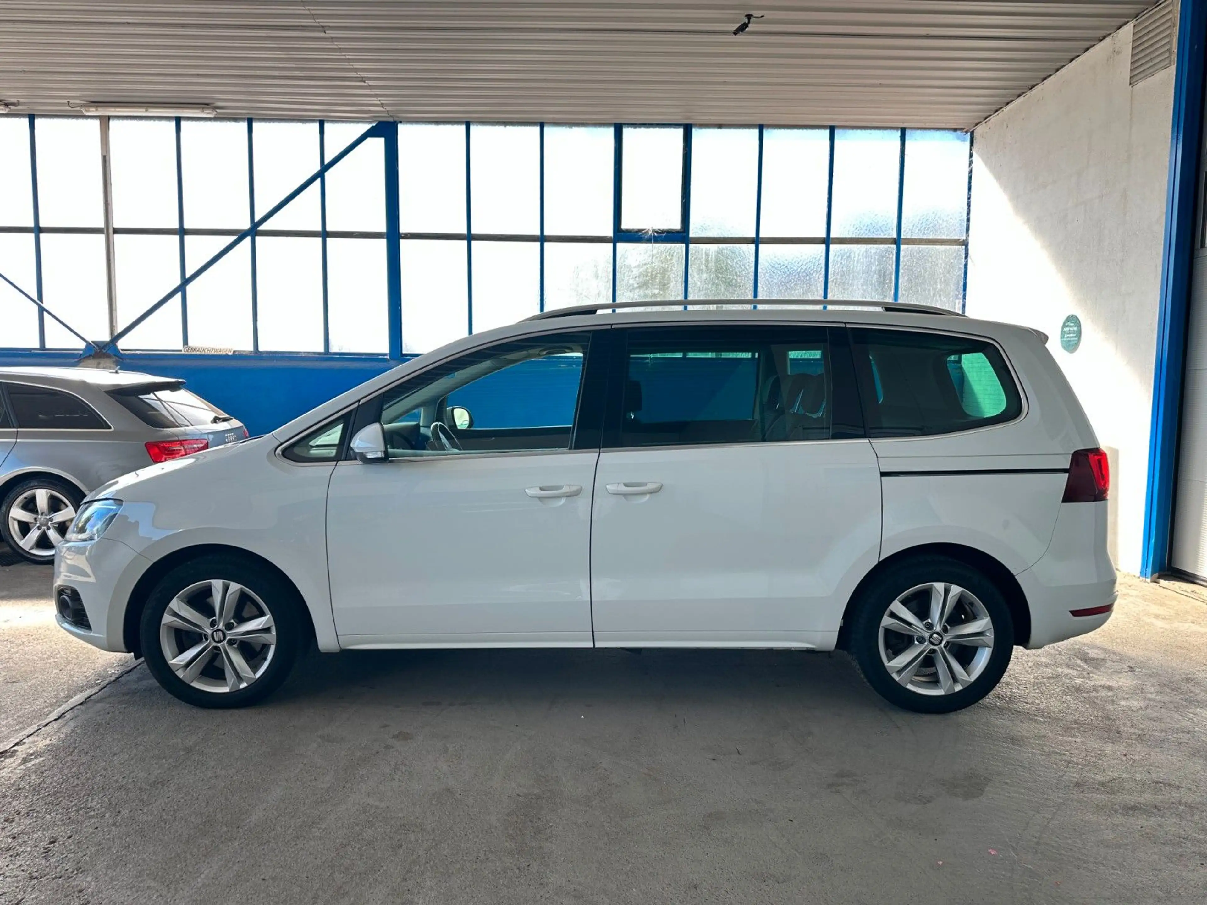 SEAT Alhambra Xcellence / 2.Hand / LED / PDC / SHZ — photo 6