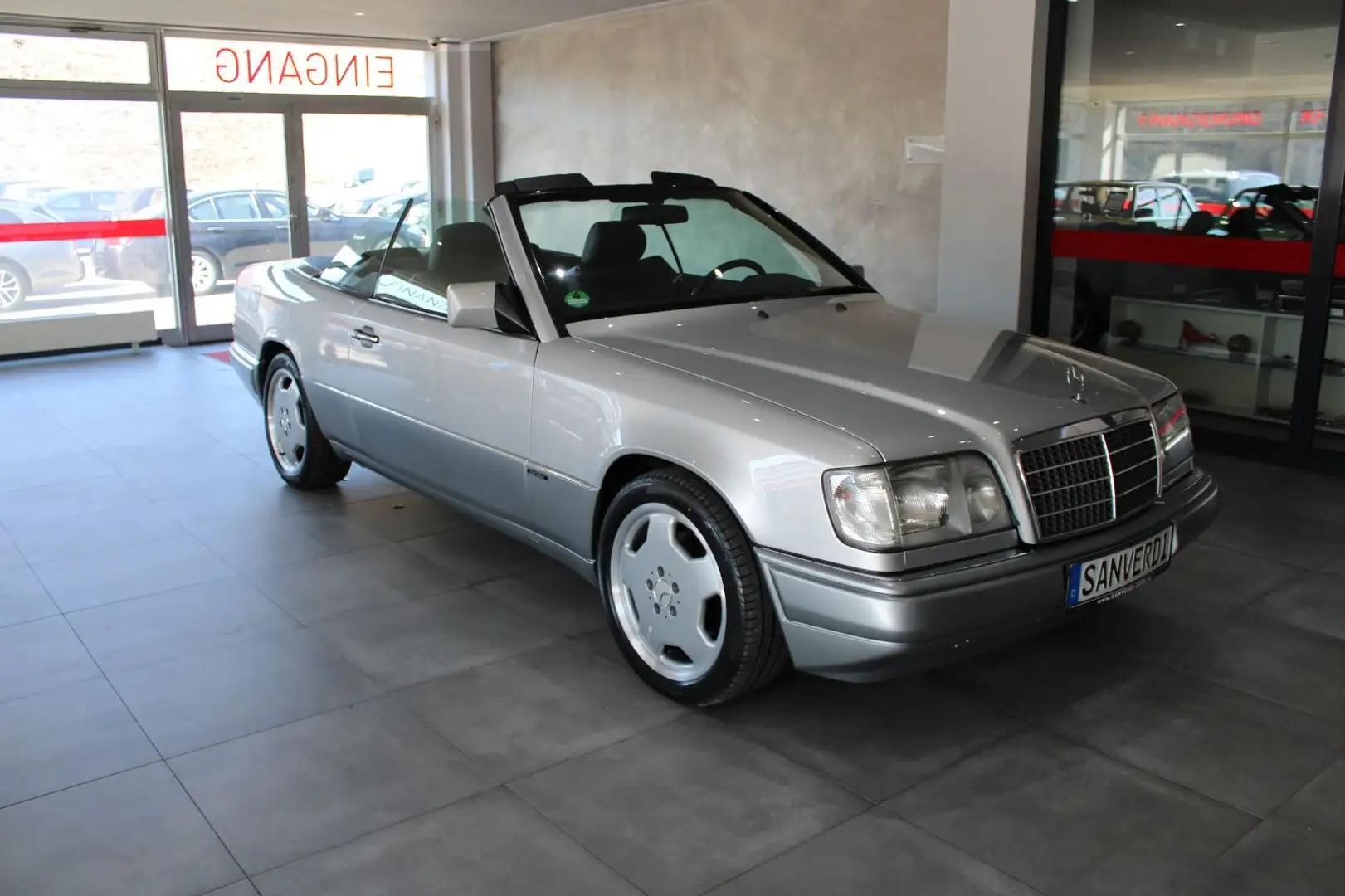 Mercedes-Benz E 320 Cabriolet  *FINAL EDITION* I.HAND *A124* Silber - 2
