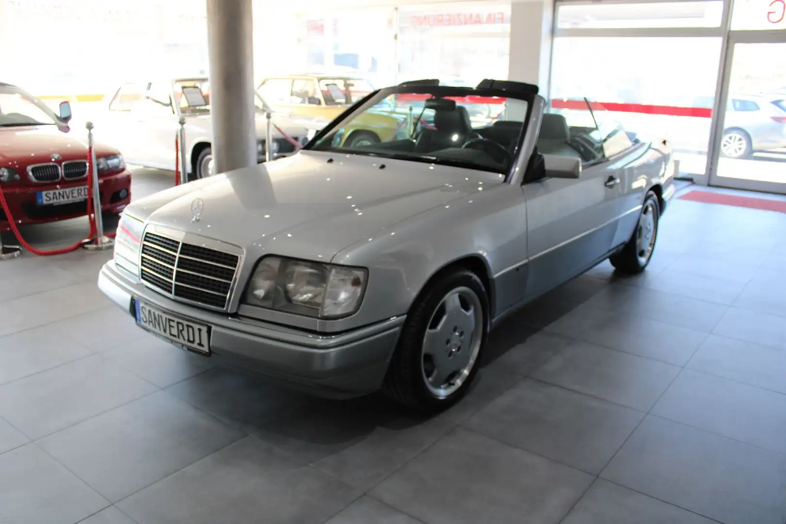 Mercedes-Benz E 320 Cabriolet  *FINAL EDITION* I.HAND *A124* Silber - 1