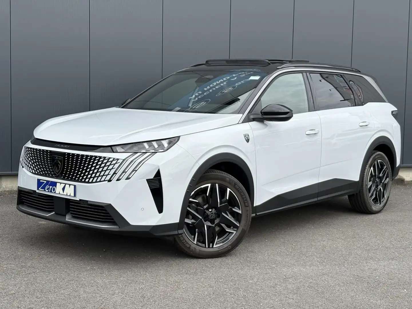 Peugeot 5008 Hybrid 145 e-DSC6 GT 7 places, avec Toit ouvrant e Blanc - 1