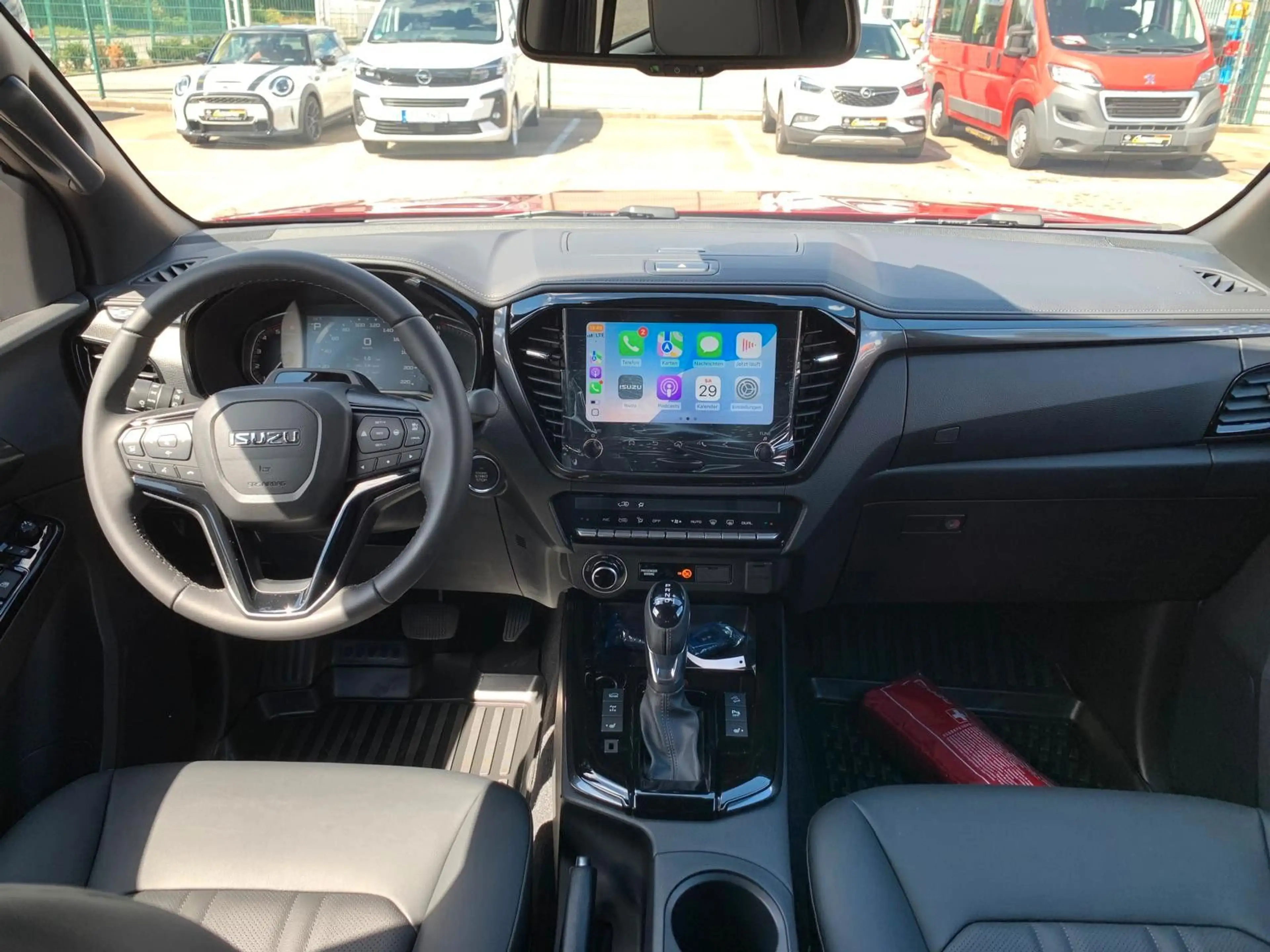 Isuzu D-Max Double Cab 4WD V-CROSS 2.2 8 AT Vollaussta — photo 10