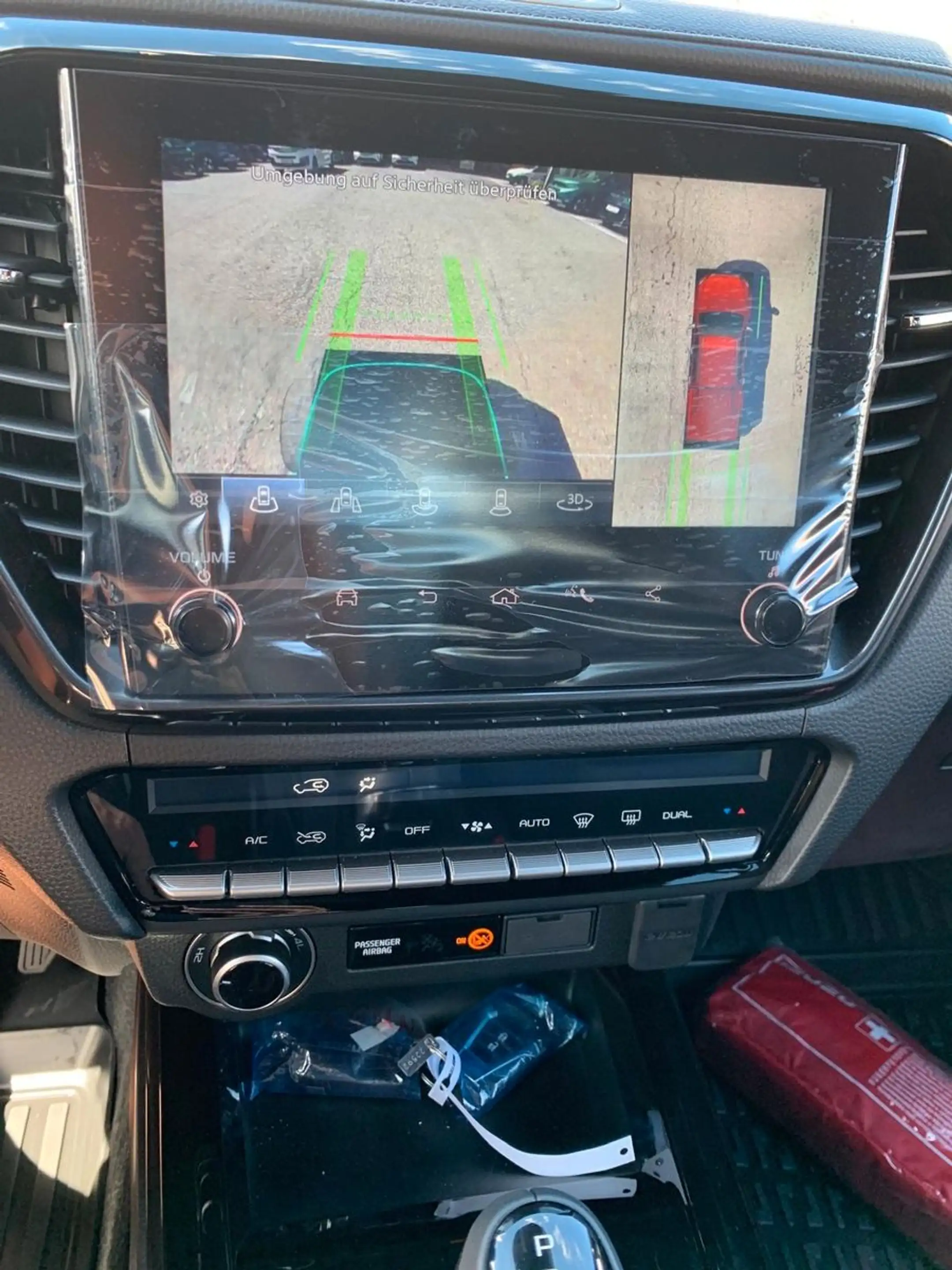 Isuzu D-Max Double Cab 4WD V-CROSS 2.2 8 AT Vollaussta — photo 28