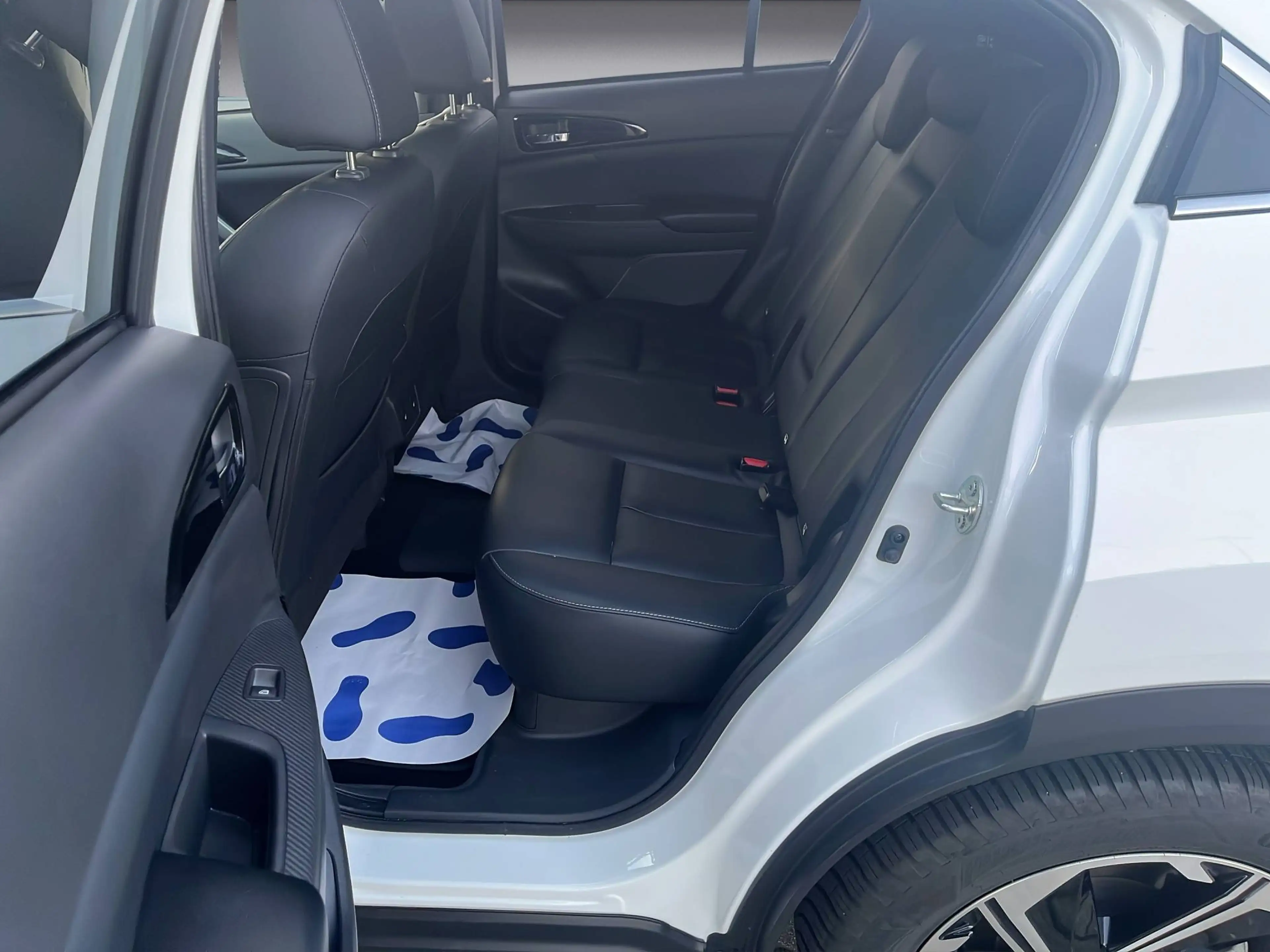Mitsubishi Eclipse Cross Top Hybrid 4WD — photo 11