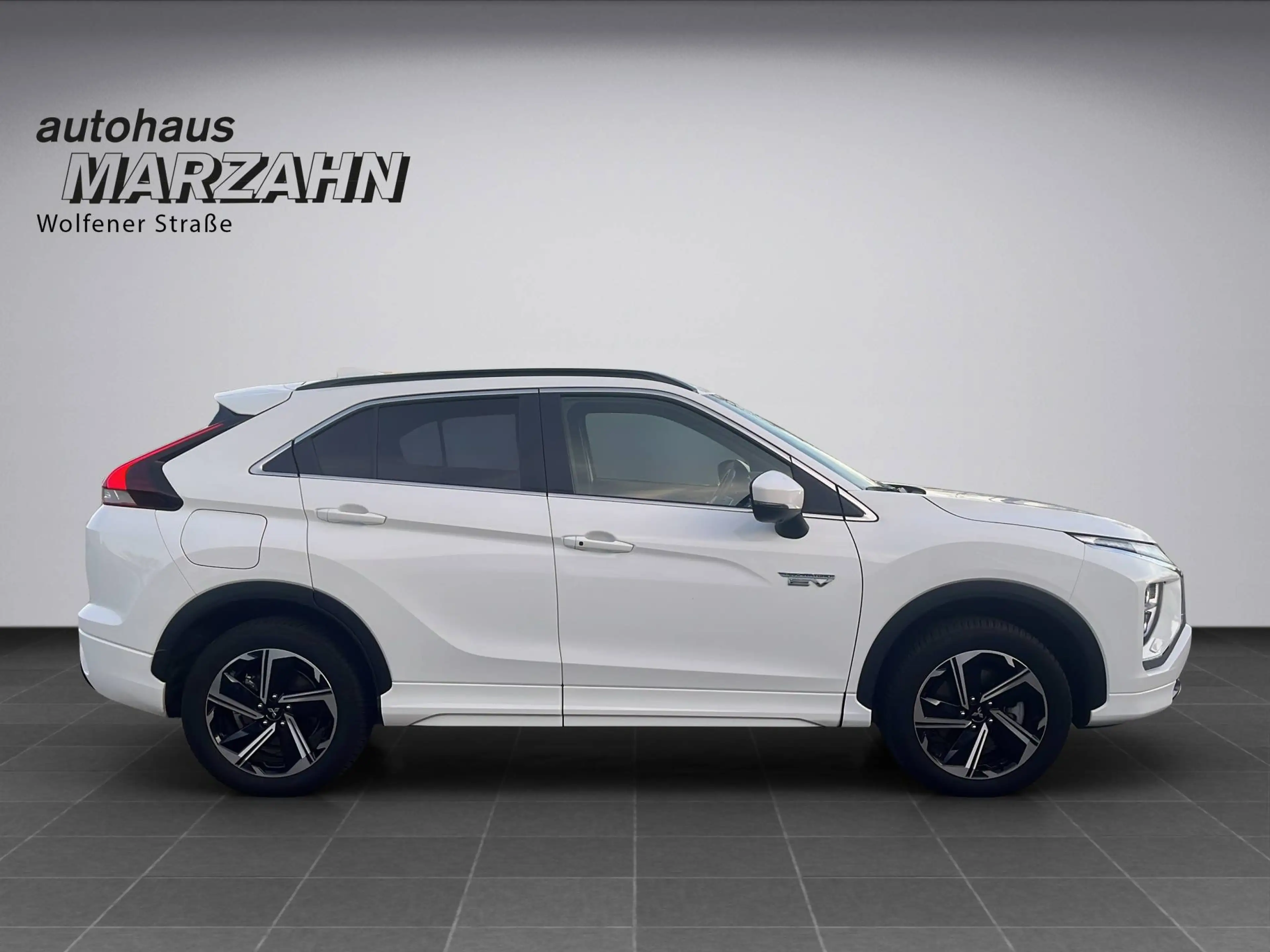 Mitsubishi Eclipse Cross Top Hybrid 4WD — photo 8