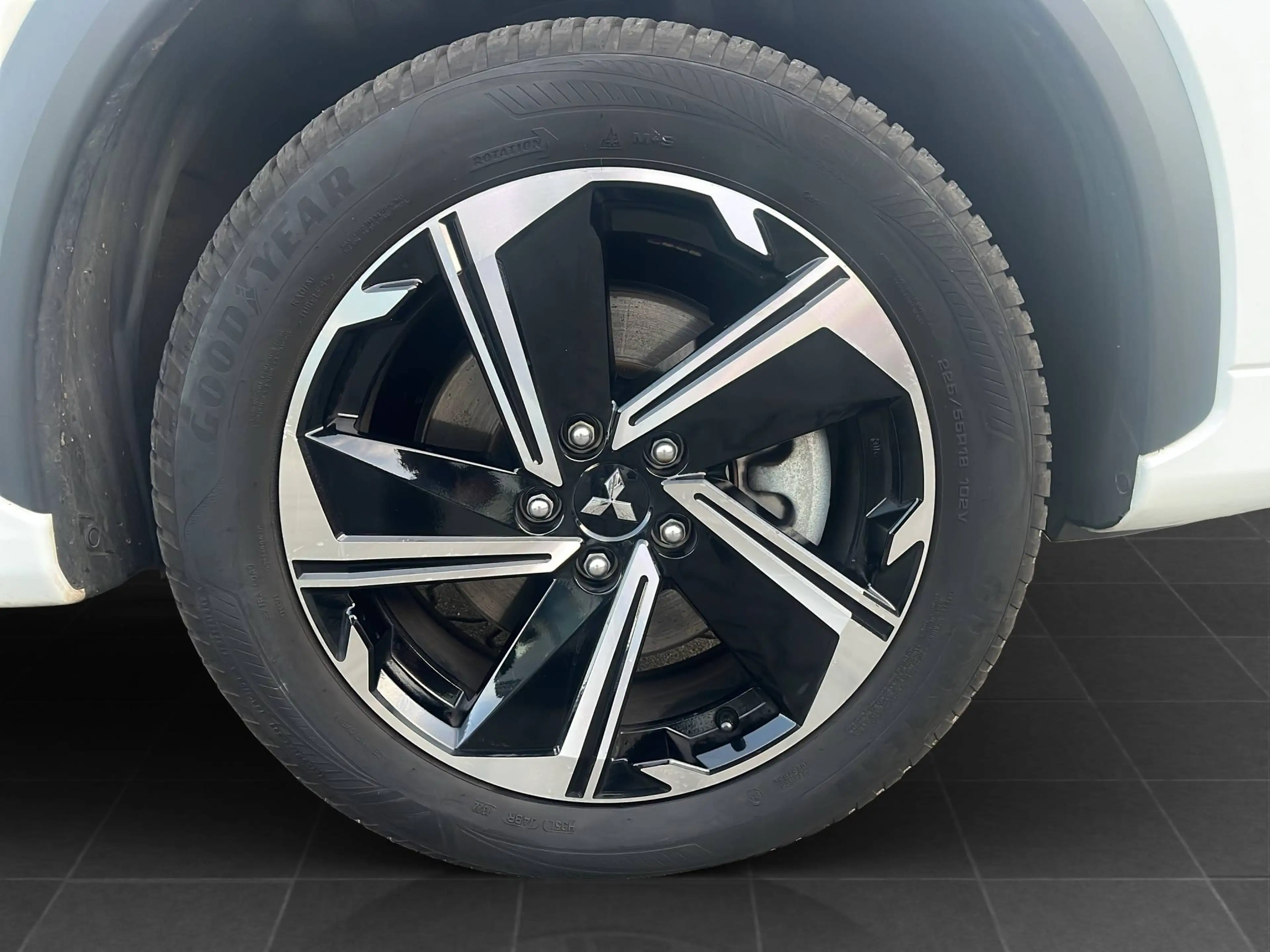 Mitsubishi Eclipse Cross Top Hybrid 4WD — photo 9