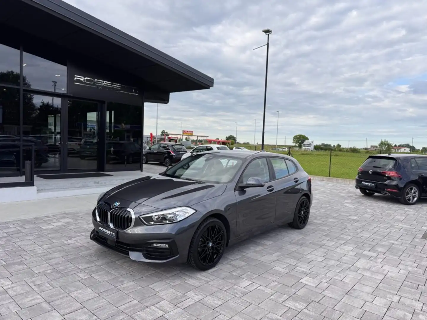 BMW 116 d 5p. Advantage ANCHE X NEOPATENTATI Gris - 1