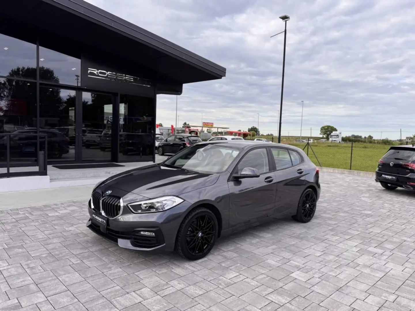 BMW 116 d 5p. Advantage ANCHE X NEOPATENTATI Gris - 2