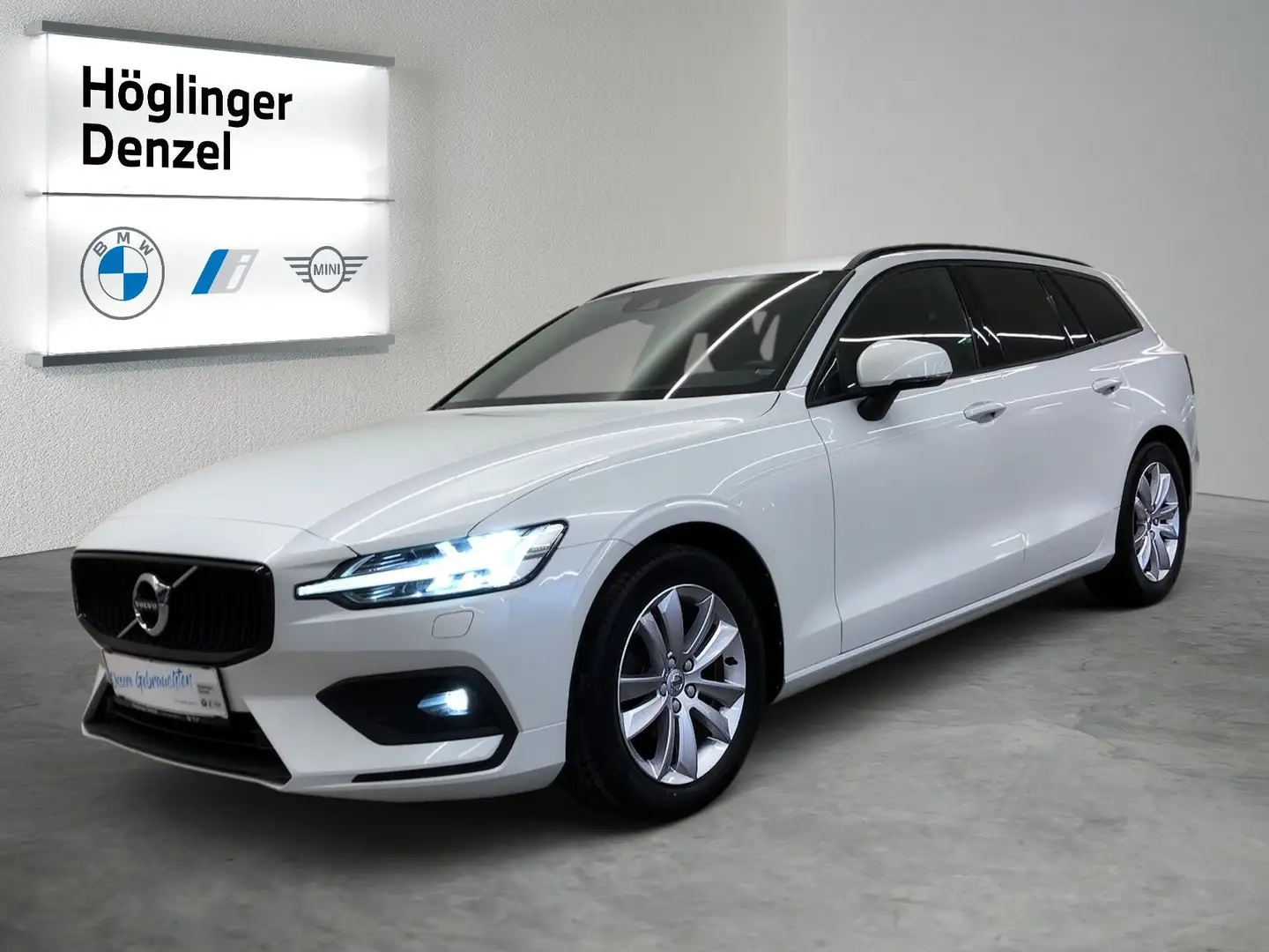 Volvo V60 D3 Momentum Geartronic Weiß - 2