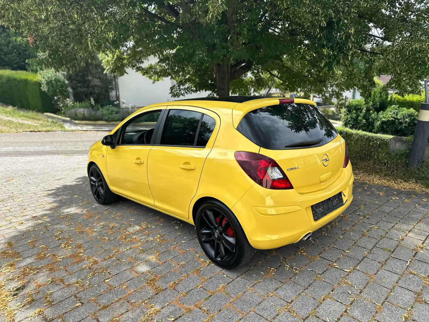 Opel Corsa 1.4 16V Color Edition Jaune - 2