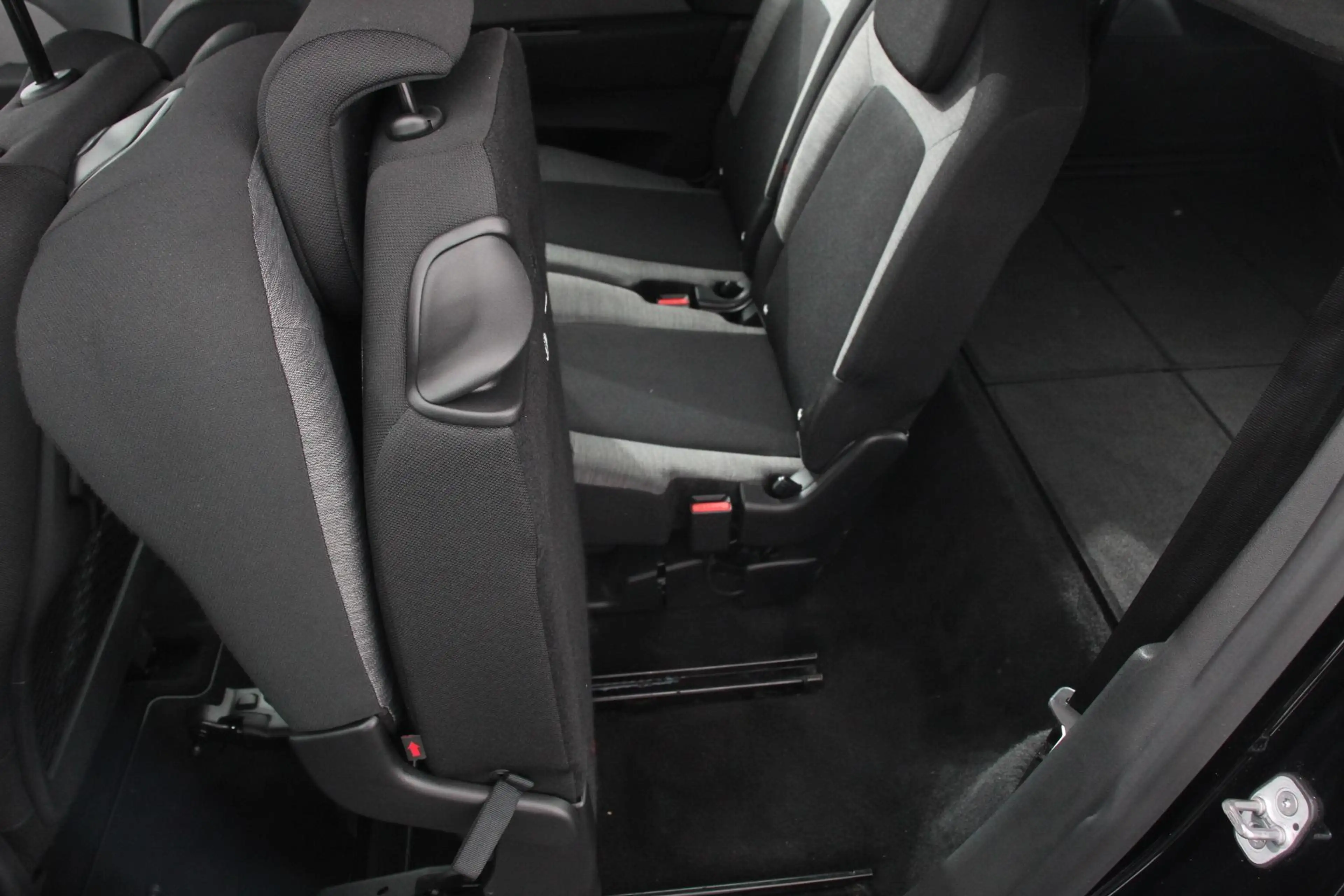 Citroen Grand C4 SpaceTourer 1.2 PureTech 130pk Feel 7PERSOONS Navigatie Apple — photo 3