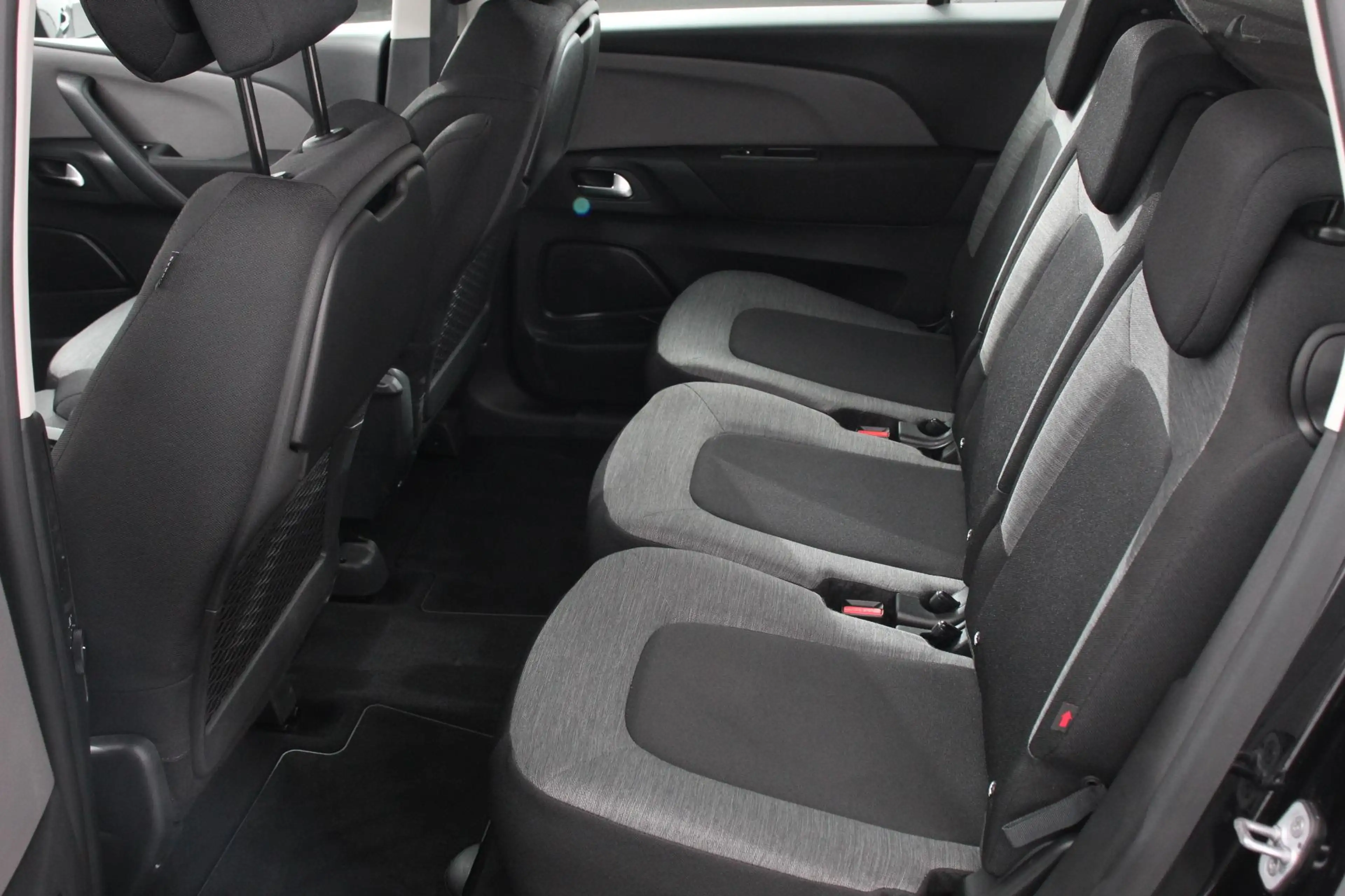 Citroen Grand C4 SpaceTourer 1.2 PureTech 130pk Feel 7PERSOONS Navigatie Apple — photo 12
