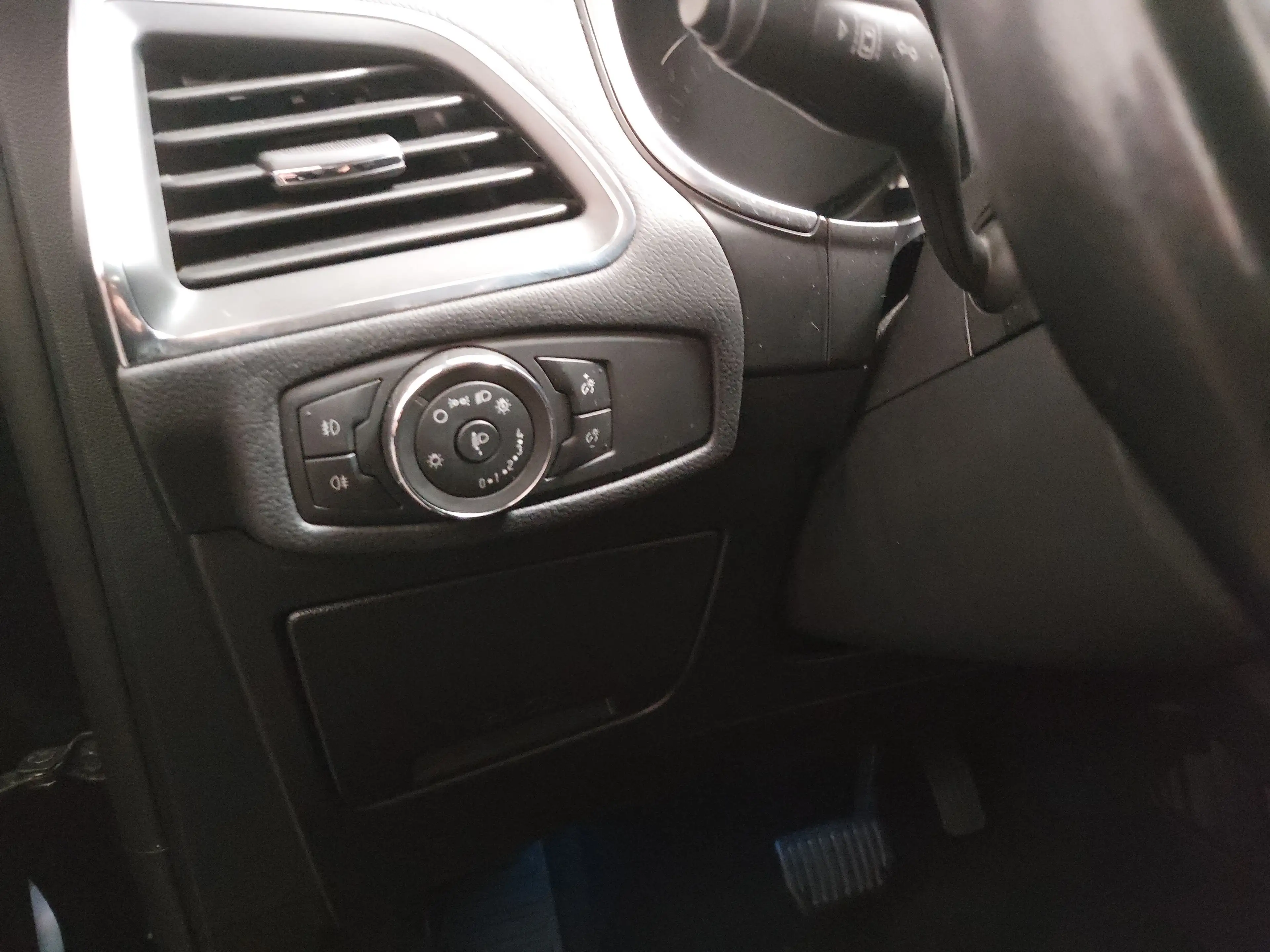 Ford S-Max 2.0 EB Titanium 7-Sitze Navi Shz PDC — photo 13