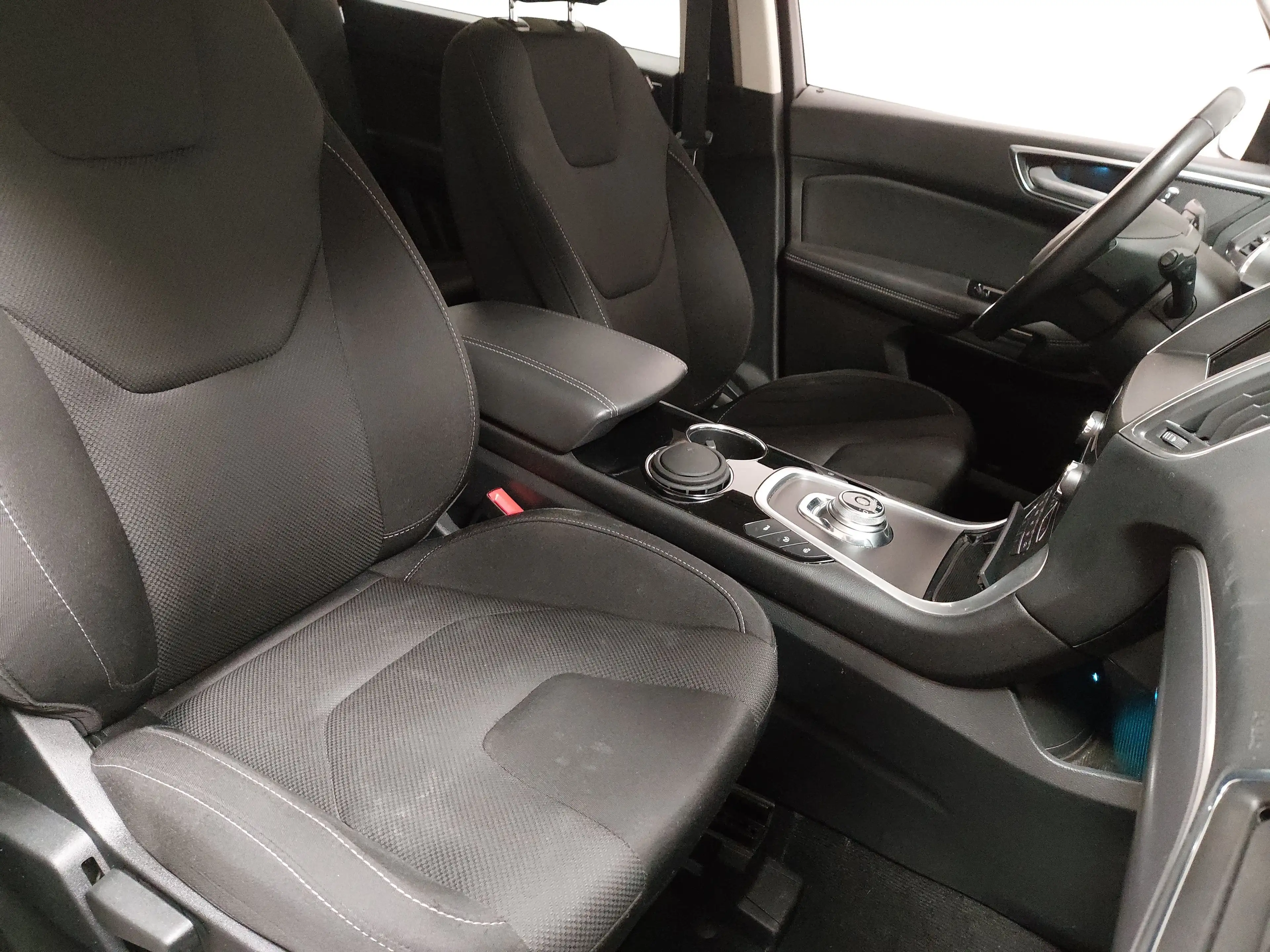 Ford S-Max 2.0 EB Titanium 7-Sitze Navi Shz PDC — photo 15