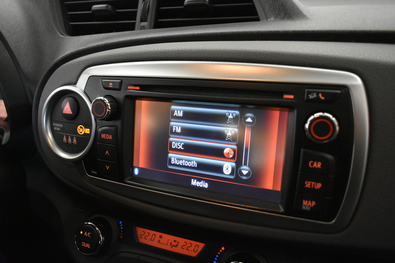 Toyota Yaris 1.0 VVT-i Aspiration Camera Cruise APK 07-2027 — photo 9