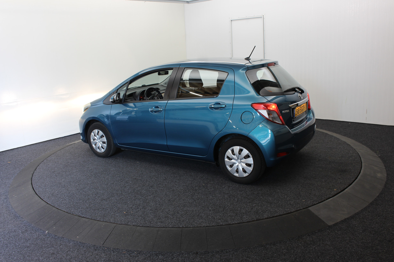 Toyota Yaris 1.0 VVT-i Aspiration Camera Cruise APK 07-2027 — photo 11