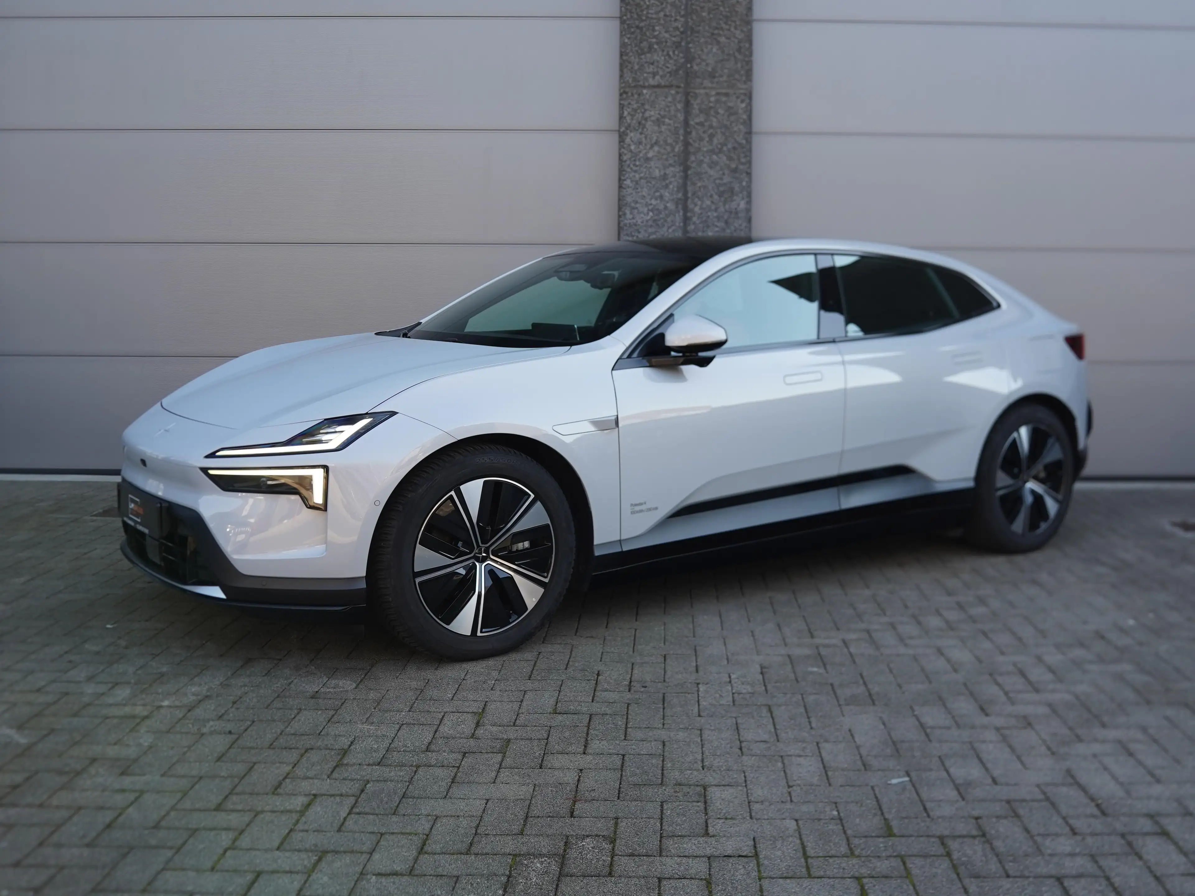 Polestar 4 100 kWh Long Range Single Motor *PANO / 360 / ACC* — photo 2