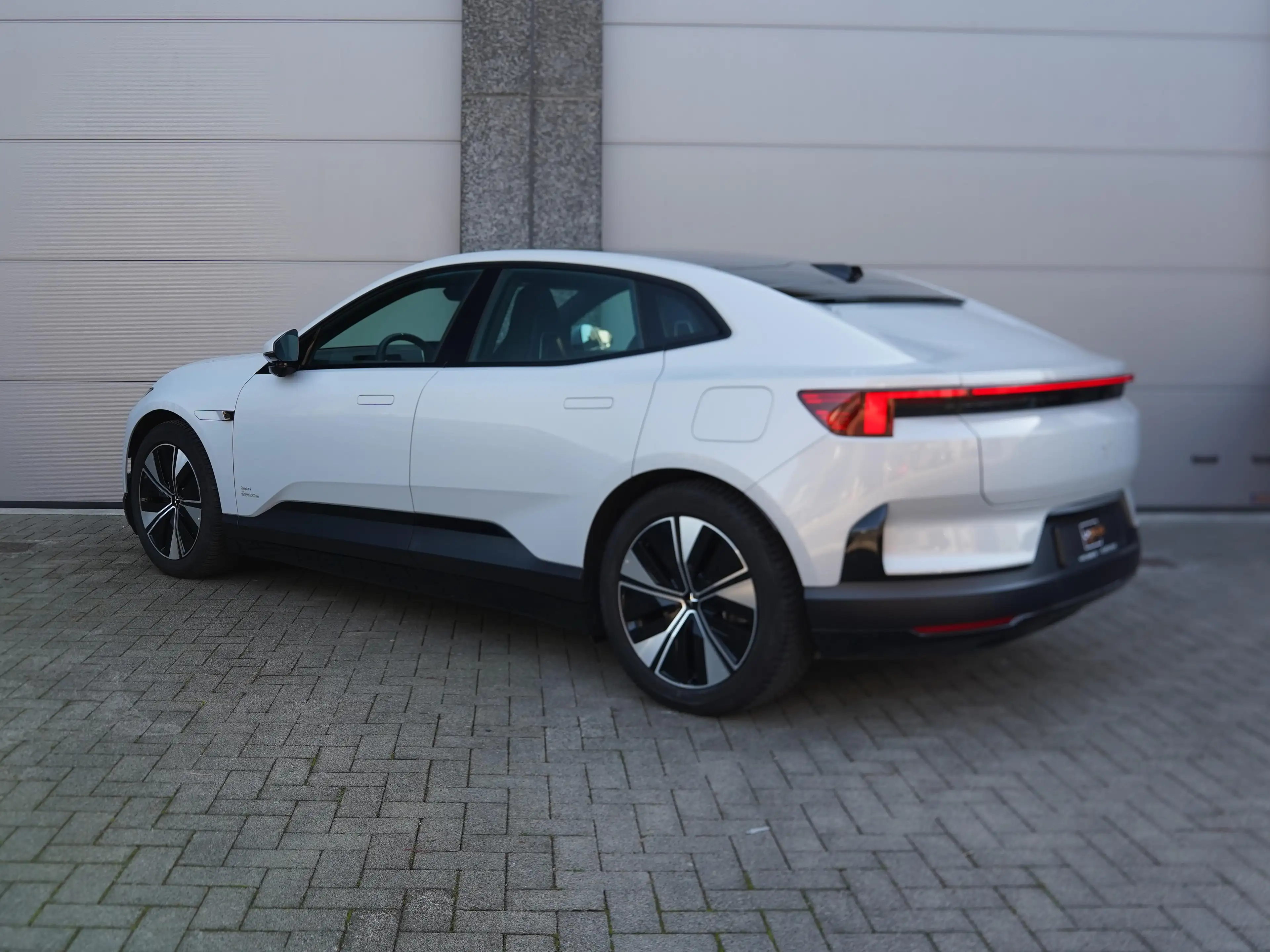 Polestar 4 100 kWh Long Range Single Motor *PANO / 360 / ACC* — photo 9