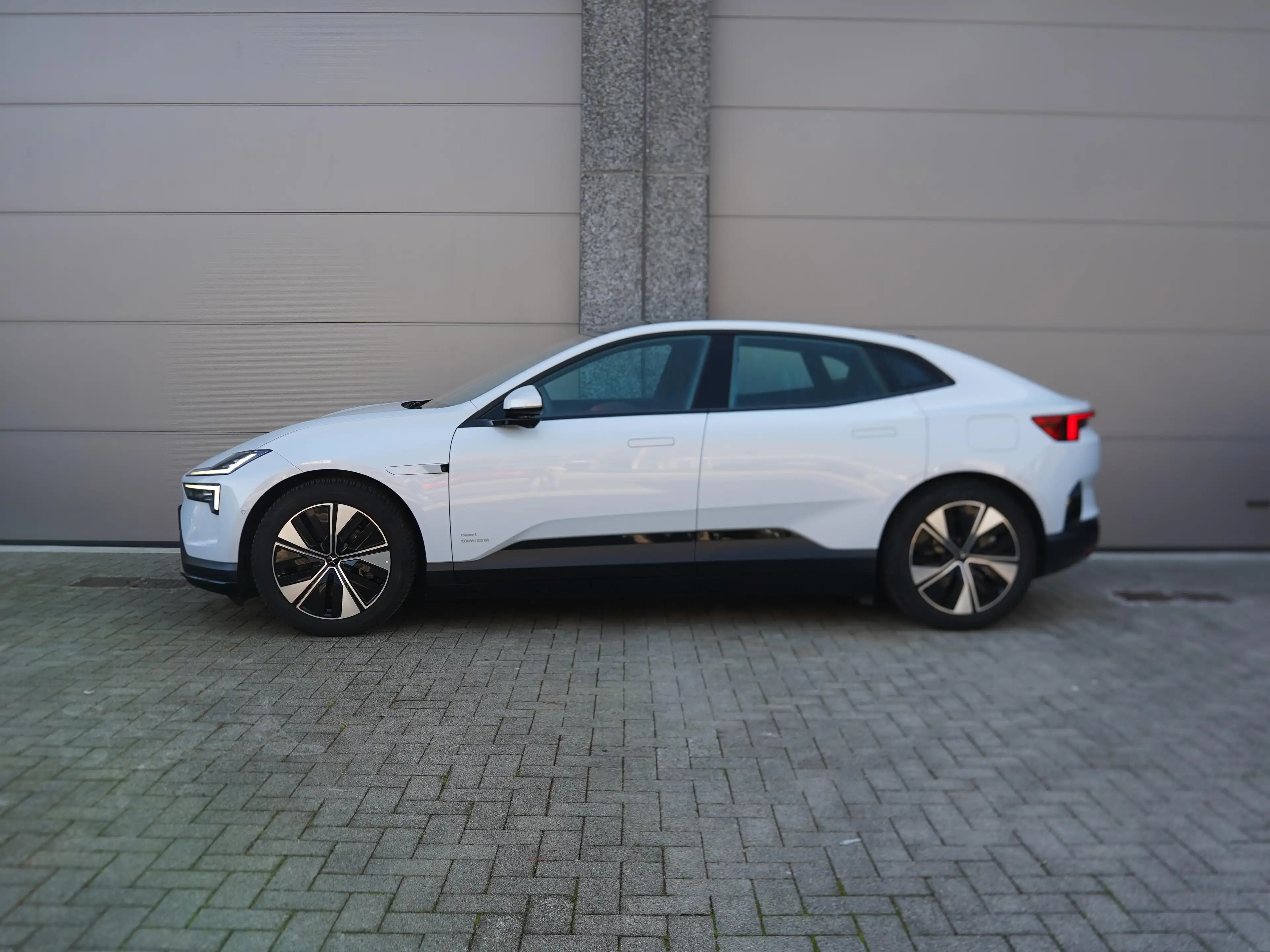 Polestar 4 100 kWh Long Range Single Motor *PANO / 360 / ACC* — photo 8