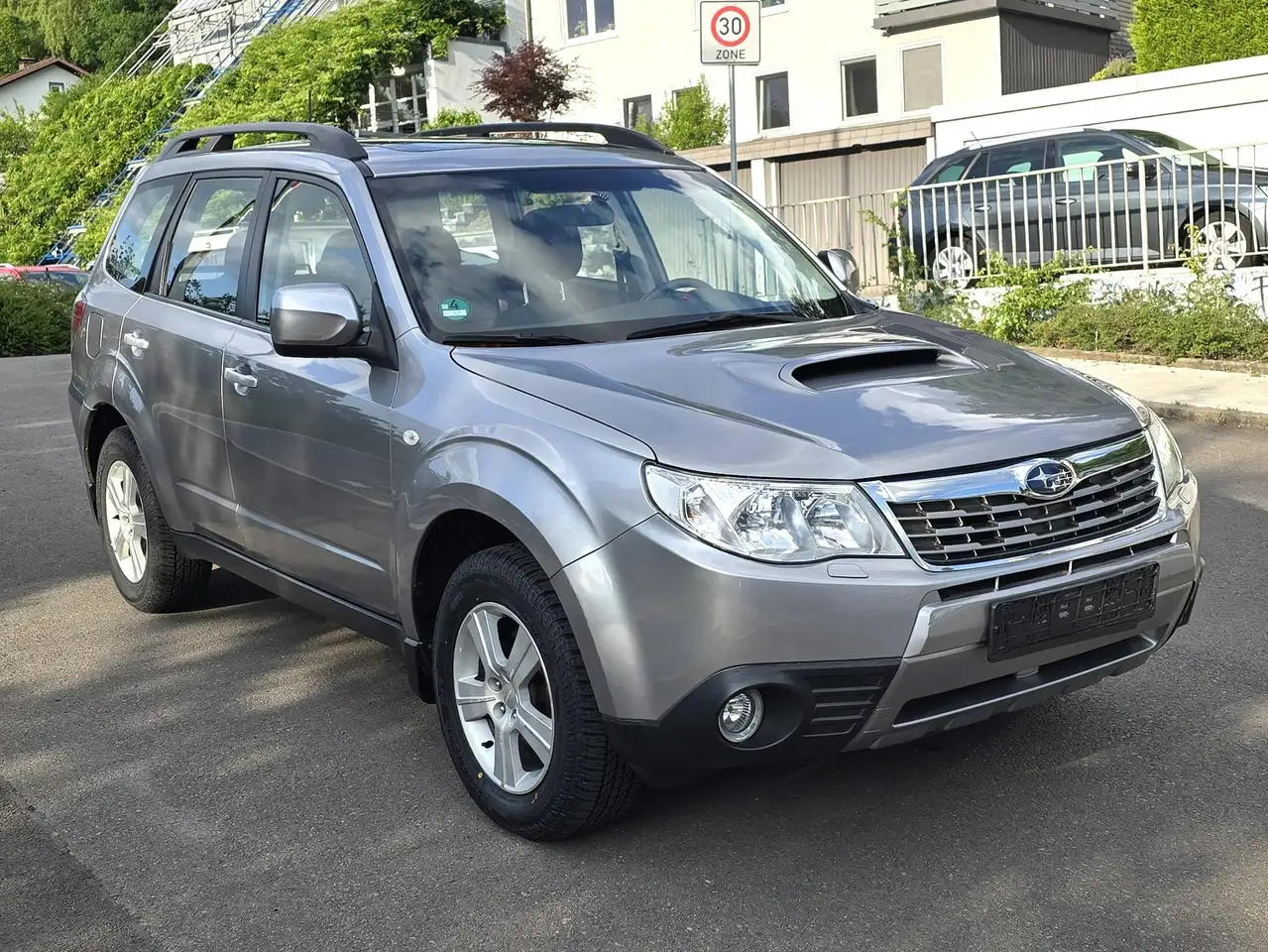 Subaru Forester Forester 2.0X, Tüv Kupplung, Zahnr. Neu, AHk 2000KG, Standheizung, Panorama, Klima, Scheckheft gepflegt, Neu Al — photo 1 of 14
