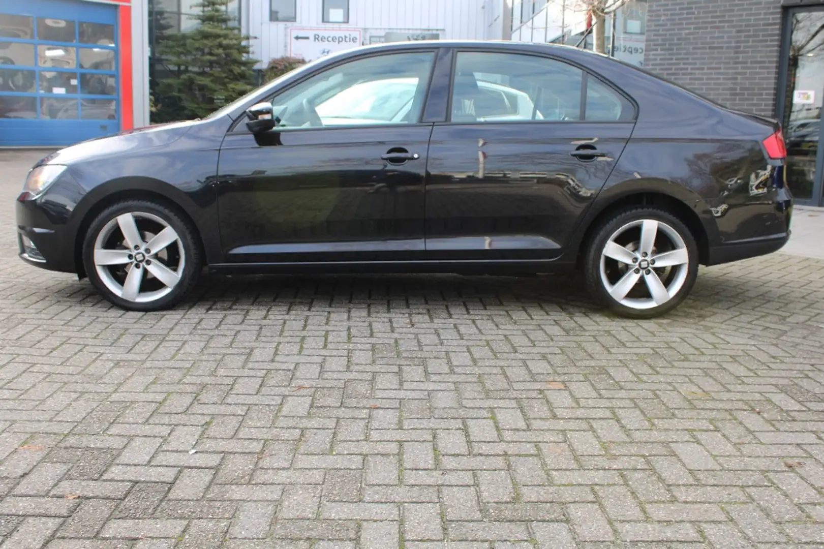SEAT Toledo 1.2 TSI Climate/17" All weather/Bluetooth ""RIJKLA Noir - 2