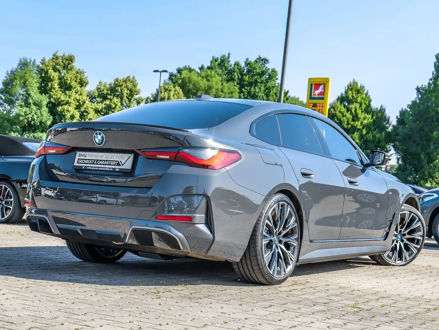 BMW i4 eDrive40 M Sport Pro AHK Glasd. HuD DA Prof. H/K P Grijs - 2