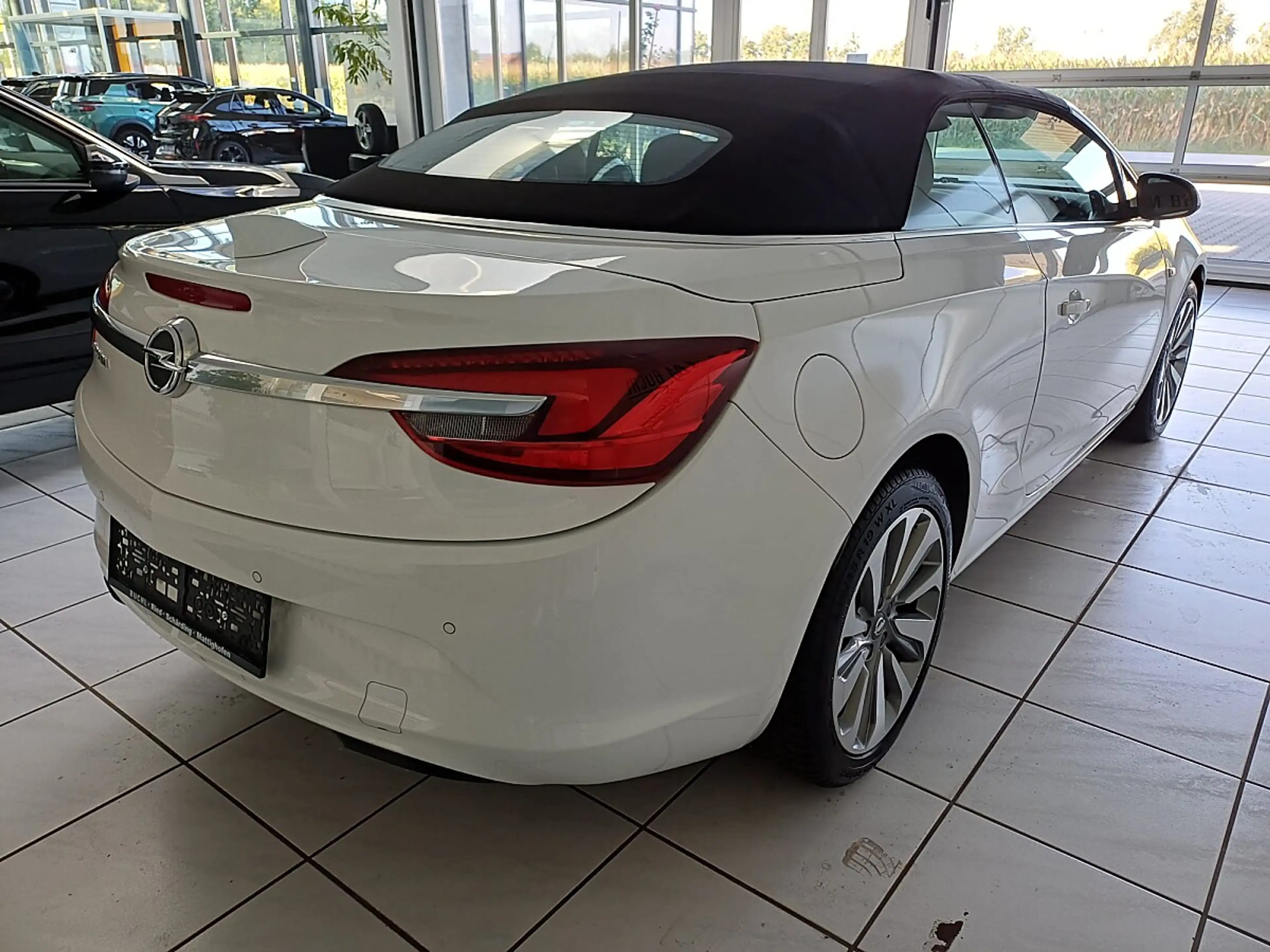 Opel Cascada 2,0 CDTI Ecotec Innovation Start/Stop System — photo 10