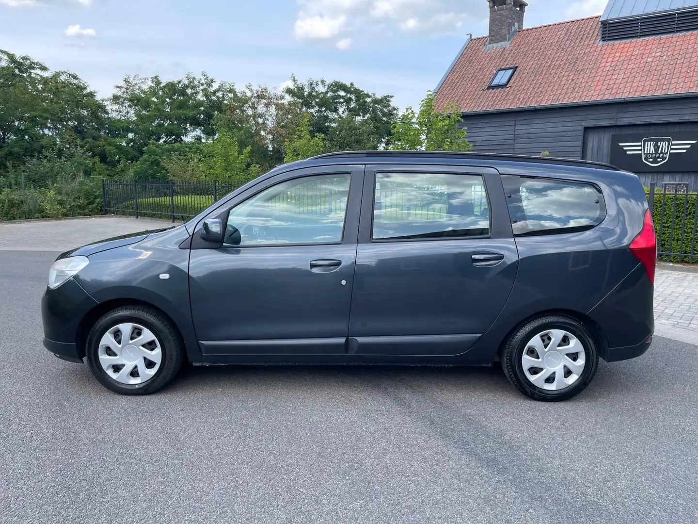Dacia Lodgy 1.2 TCe Lauréate 7-PERSOONS AIRCO Grijs - 2