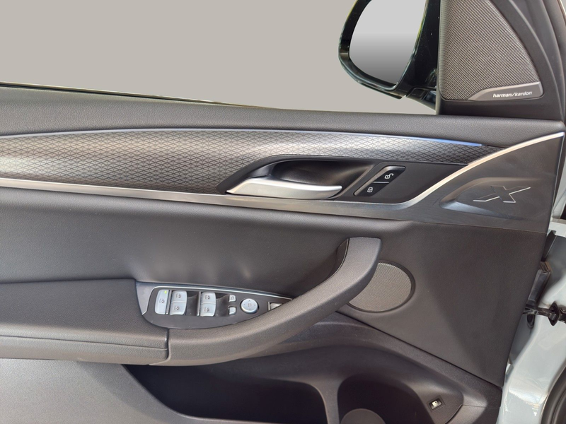 BMW X3 xDrive 30 e M Sport*HUD*RFK*AHK*UVM — photo 9