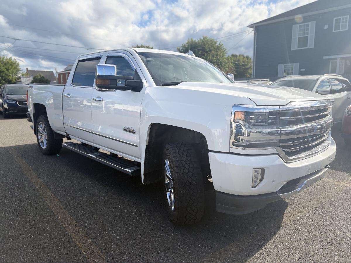 2018 Chevrolet Silverado 1500 4WD Crew Cab 153.0  High Country — снимка 1