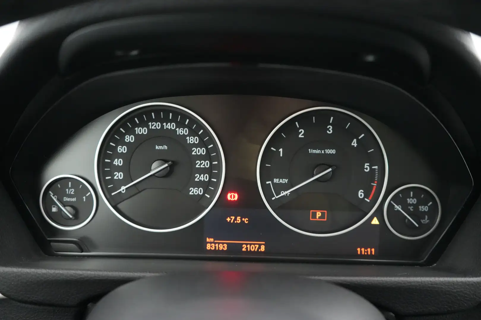 BMW 318 3 Series GT dA Business LEDER/CUIR LED GPS PDC Pan Gris - 2