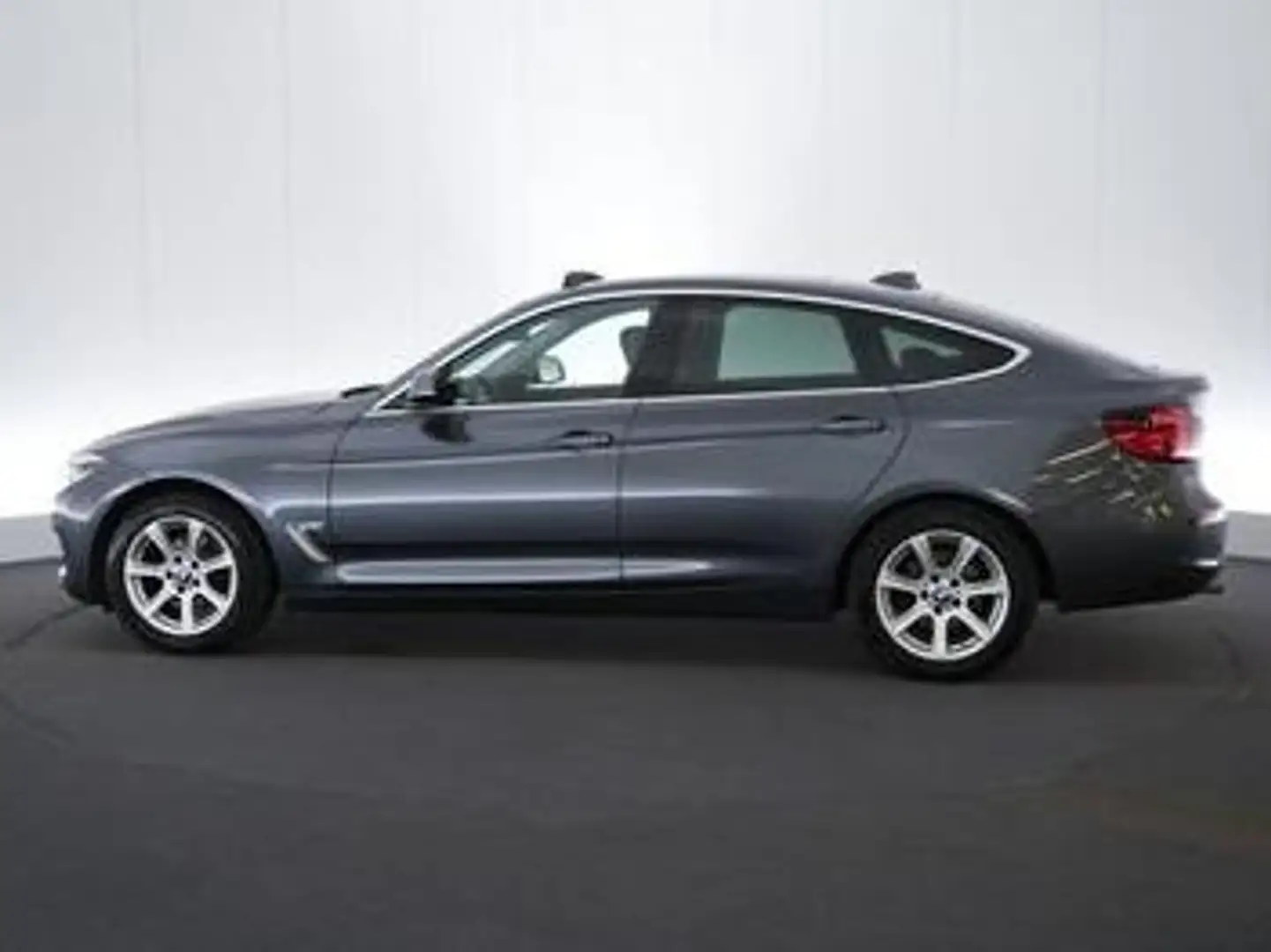 BMW 318 3 Series GT dA Business LEDER/CUIR LED GPS PDC Pan Gri - 2