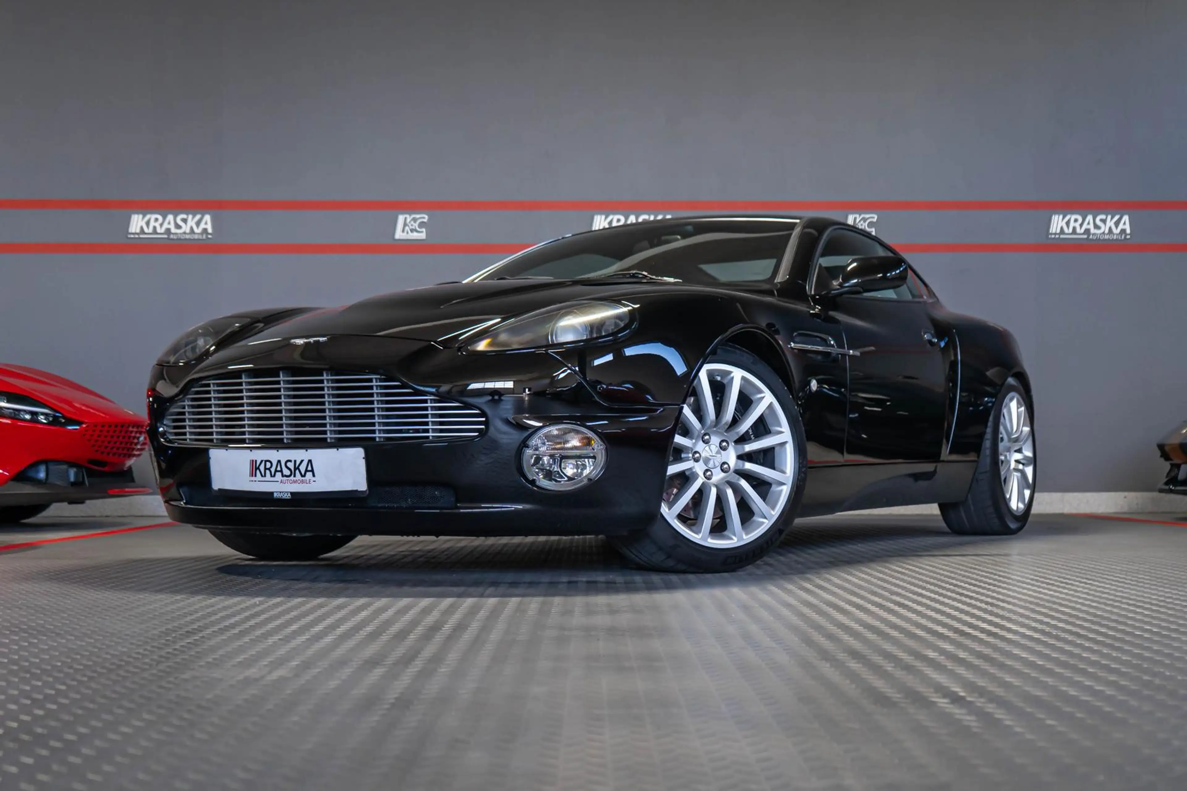 Aston Martin Vanquish V12 ASM Bowland-Black PDC 2+2 BUCKET — photo 2