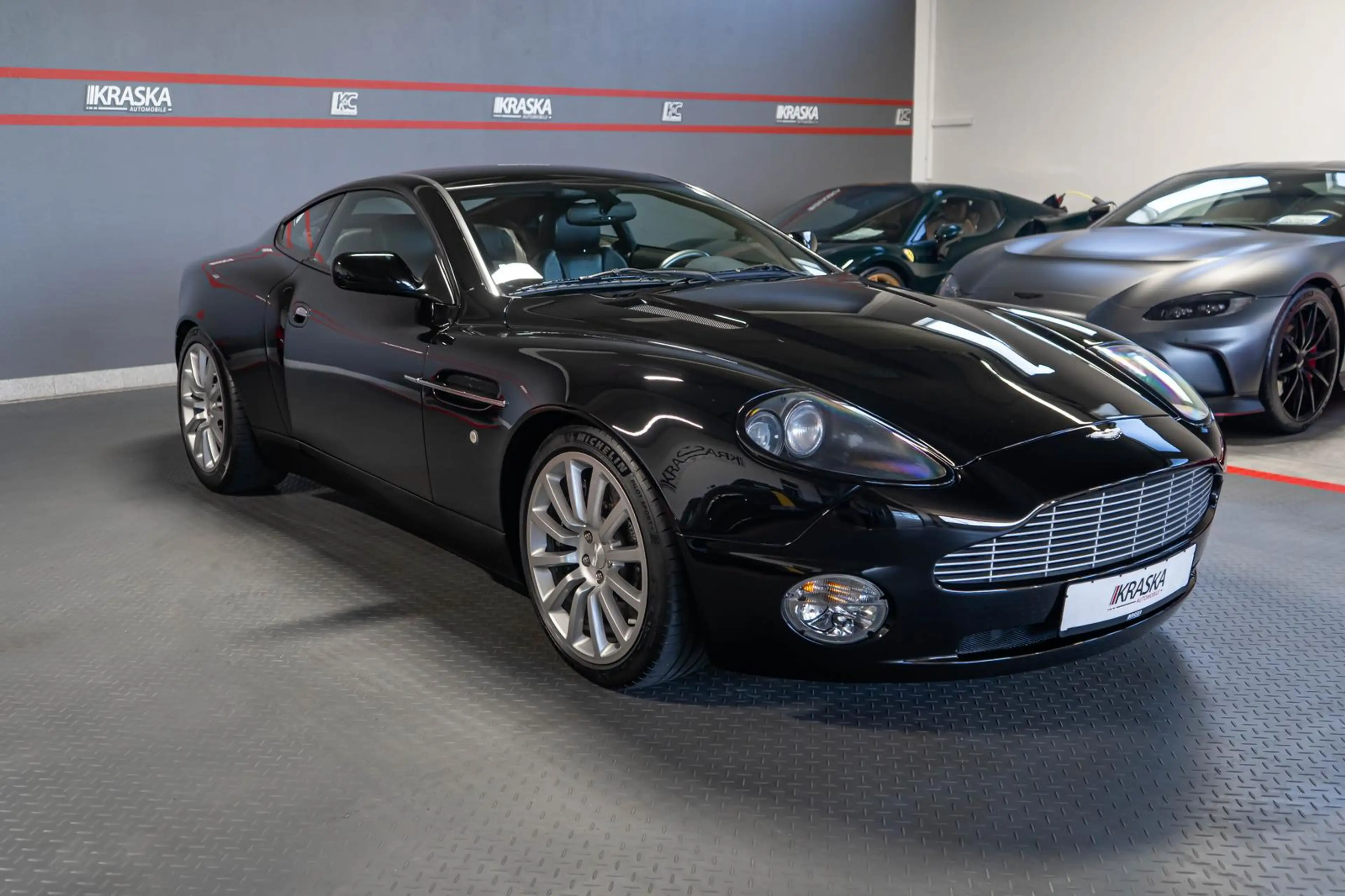 Aston Martin Vanquish V12 ASM Bowland-Black PDC 2+2 BUCKET — photo 7