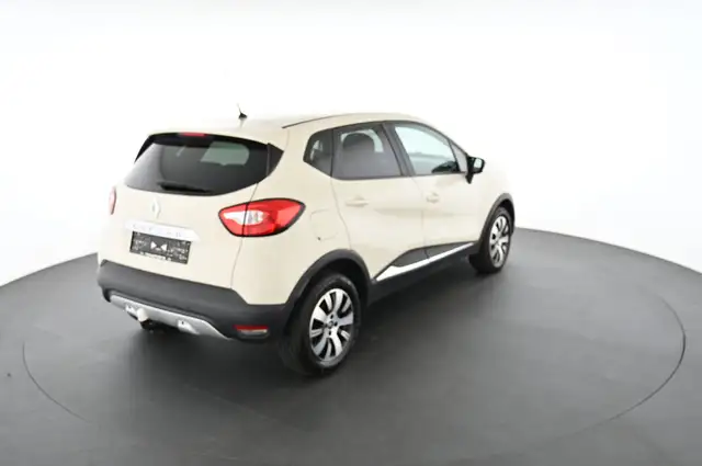 Renault Captur view 2