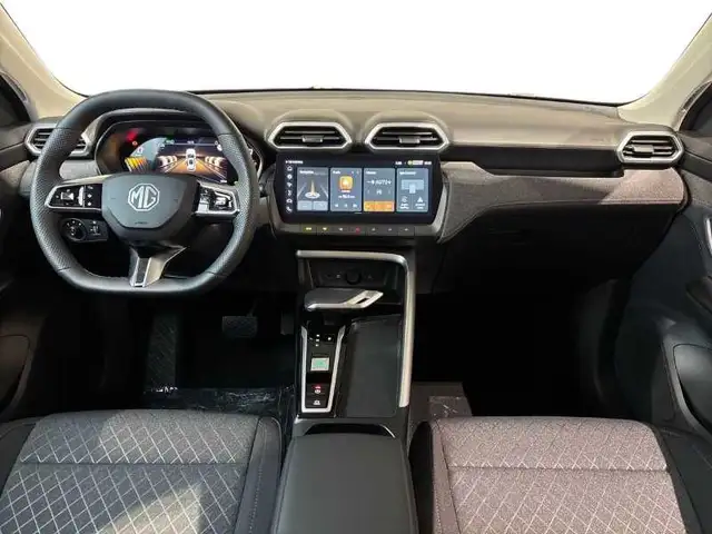 MG ZS view 13