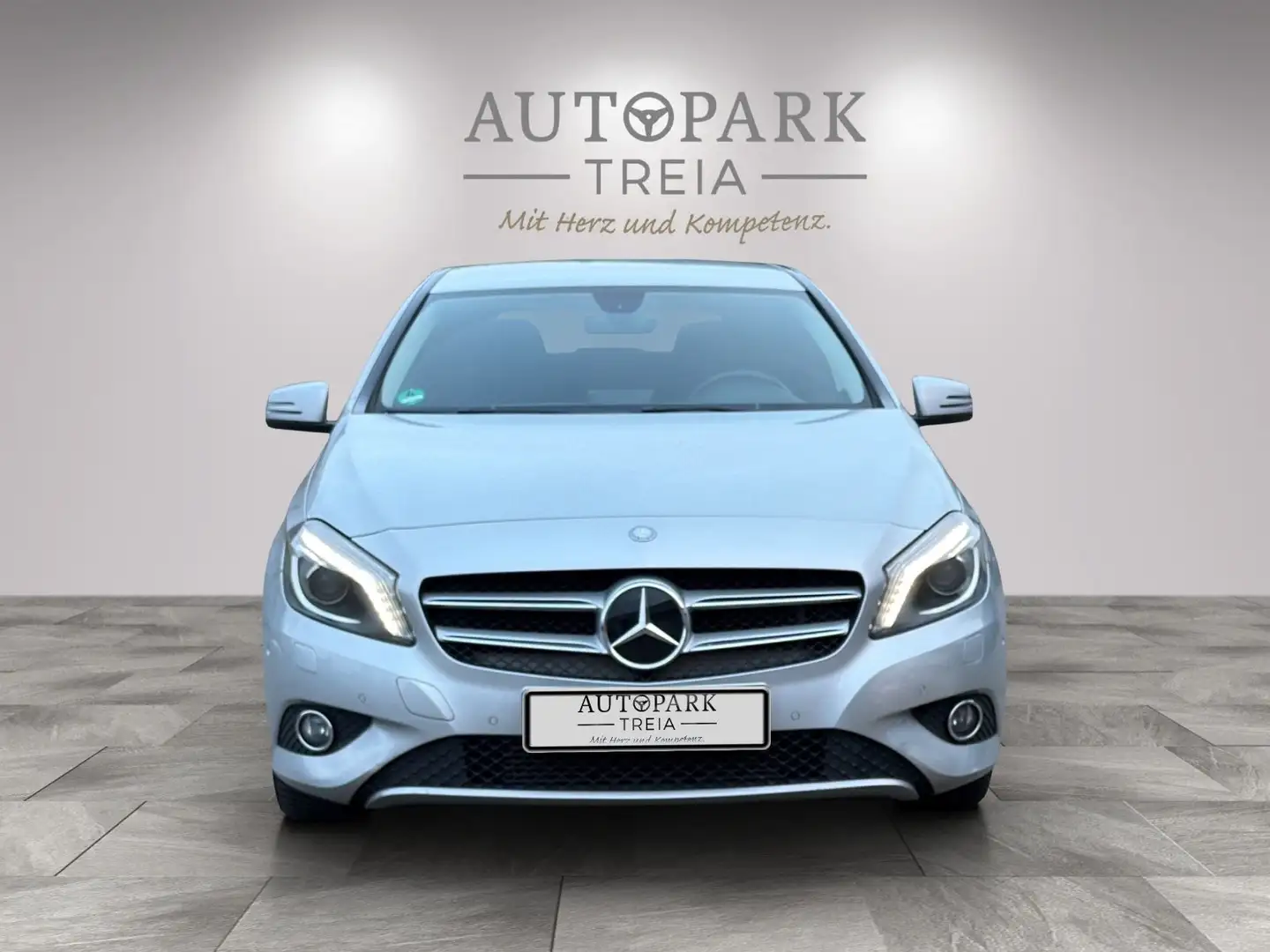 Mercedes-Benz A 200 CDI Urban AUTOMATIK|TEMPOMAT|KAMERA|NAVI Silber - 2