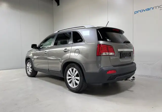 Kia Sorento view 6