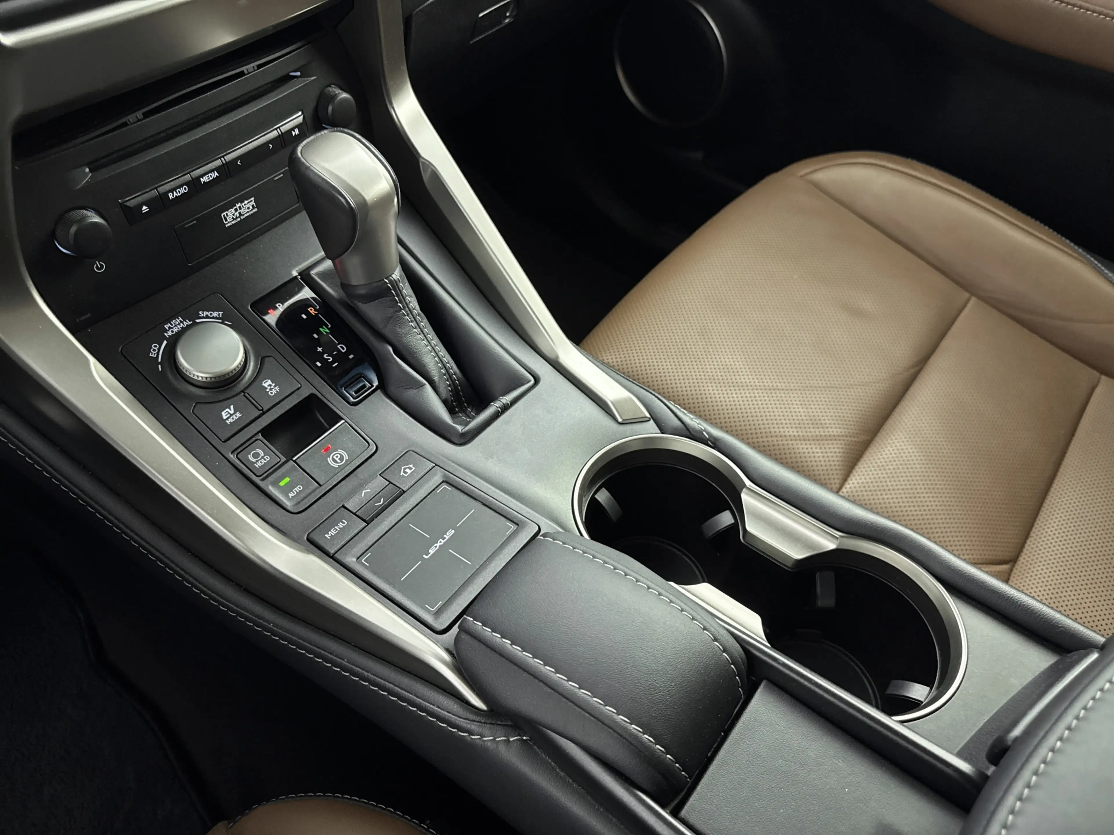 Lexus NX 300h AWD President Line | Mark-Levinson | Trekhaak | 36 — photo 11