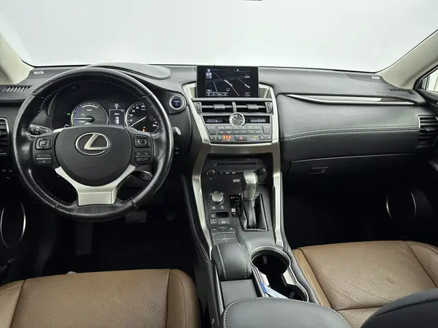 Lexus NX view 4