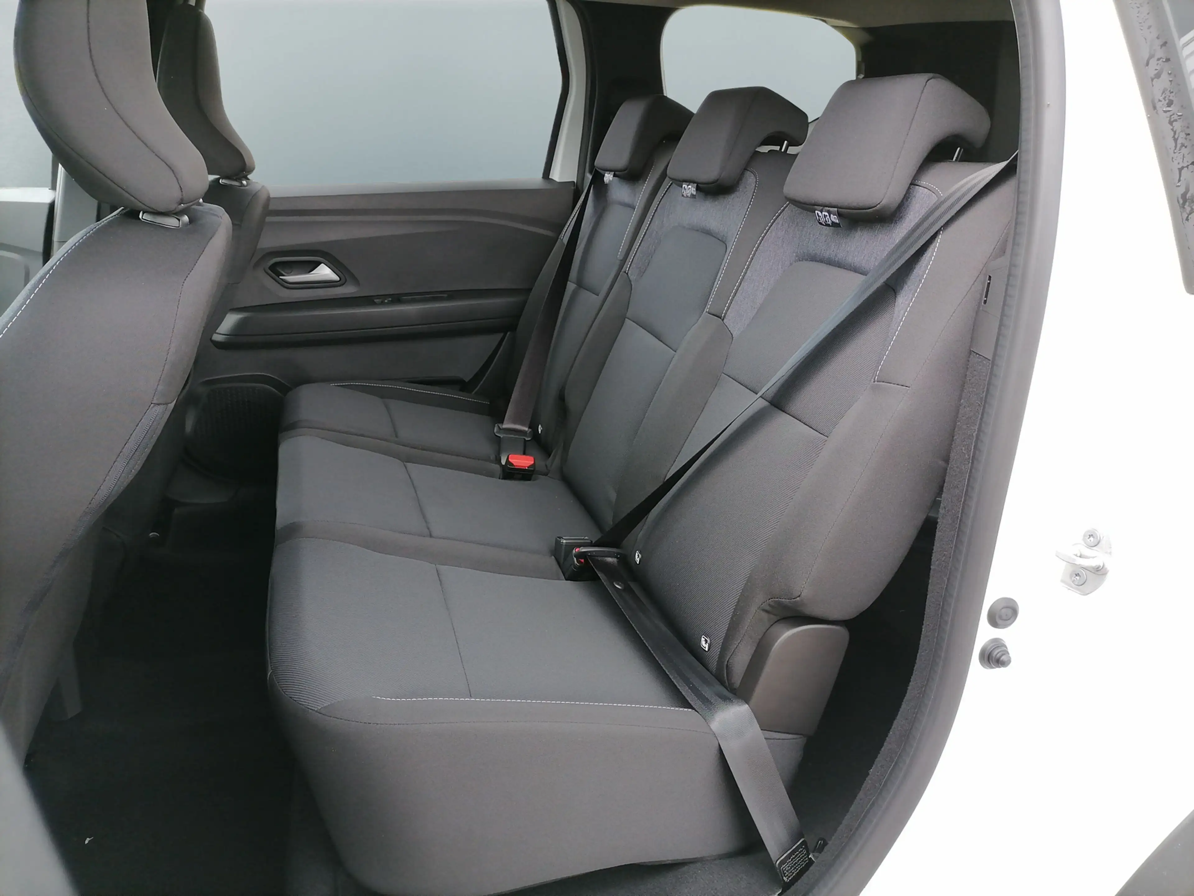 Dacia Jogger Expression 1.0 TCe 110 — photo 9