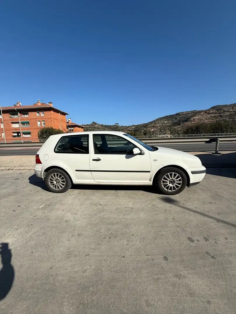 Volkswagen Golf 1.9TDI Conceptline - 2