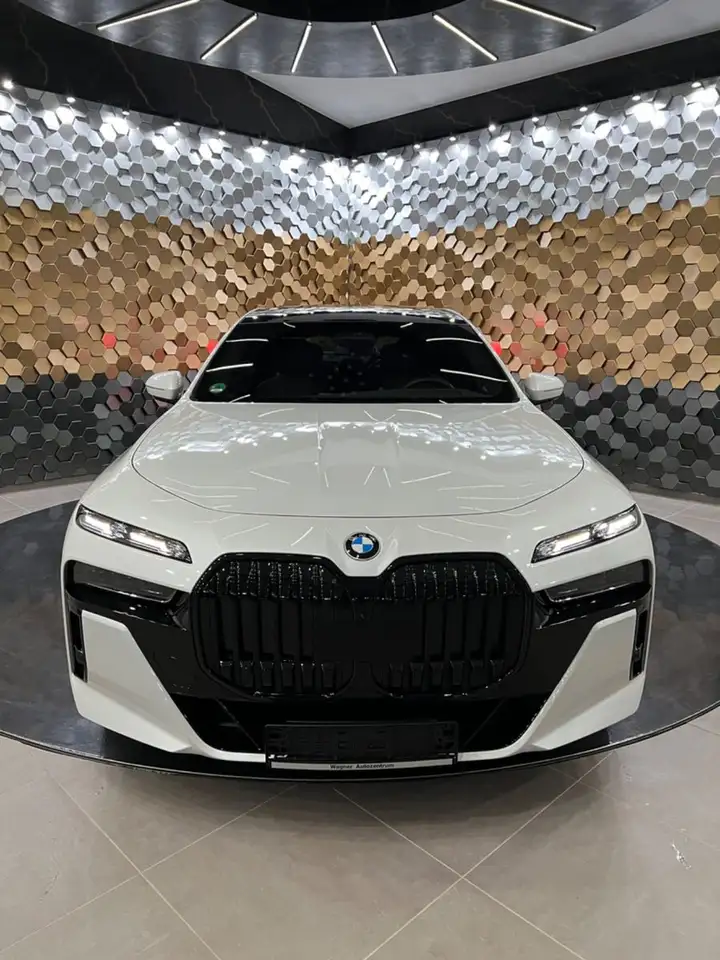 BMW 740