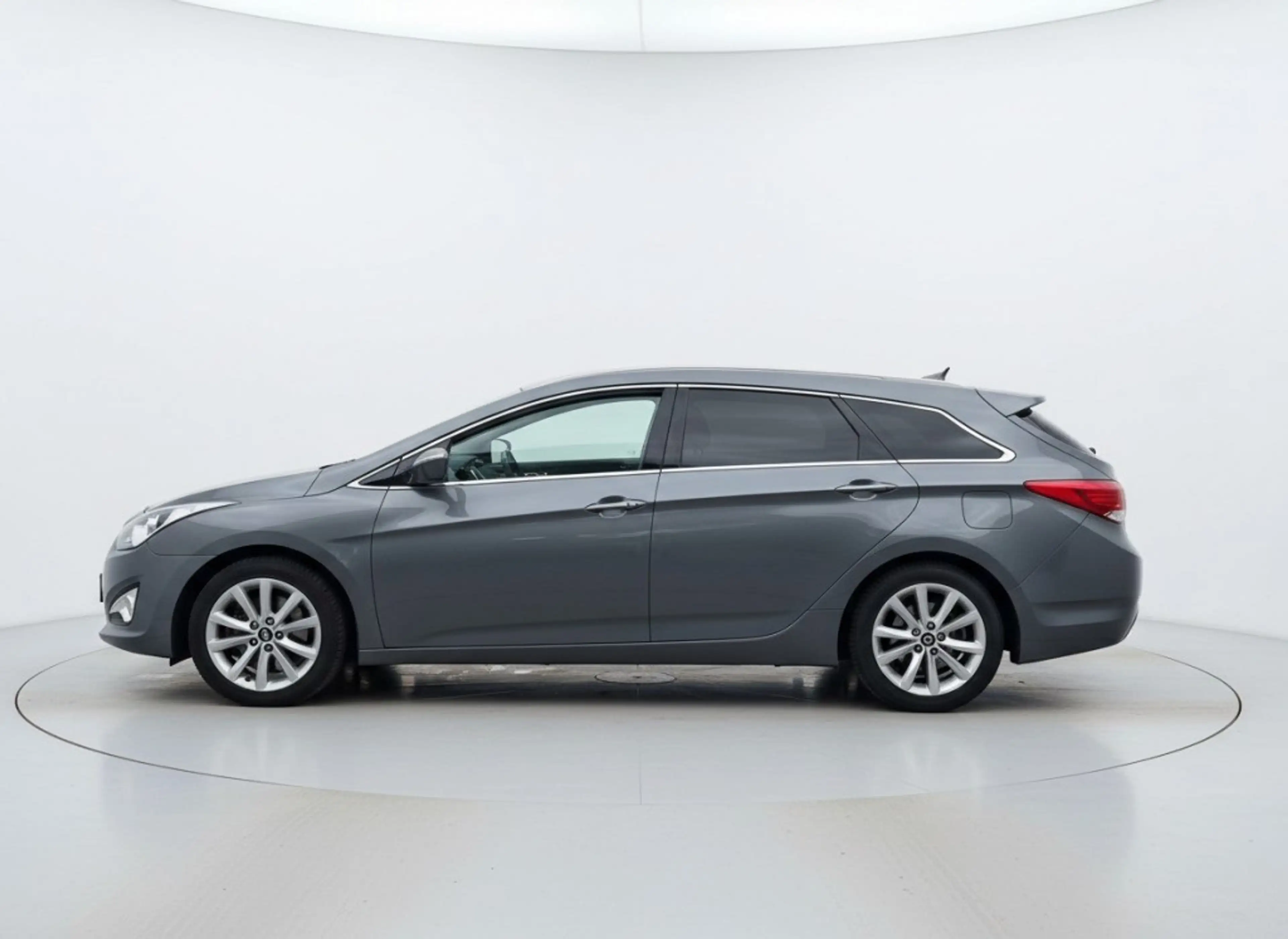 Hyundai i40 2.0 GDI I-VISION, LED, Cruise, Navi, Camera — photo 6