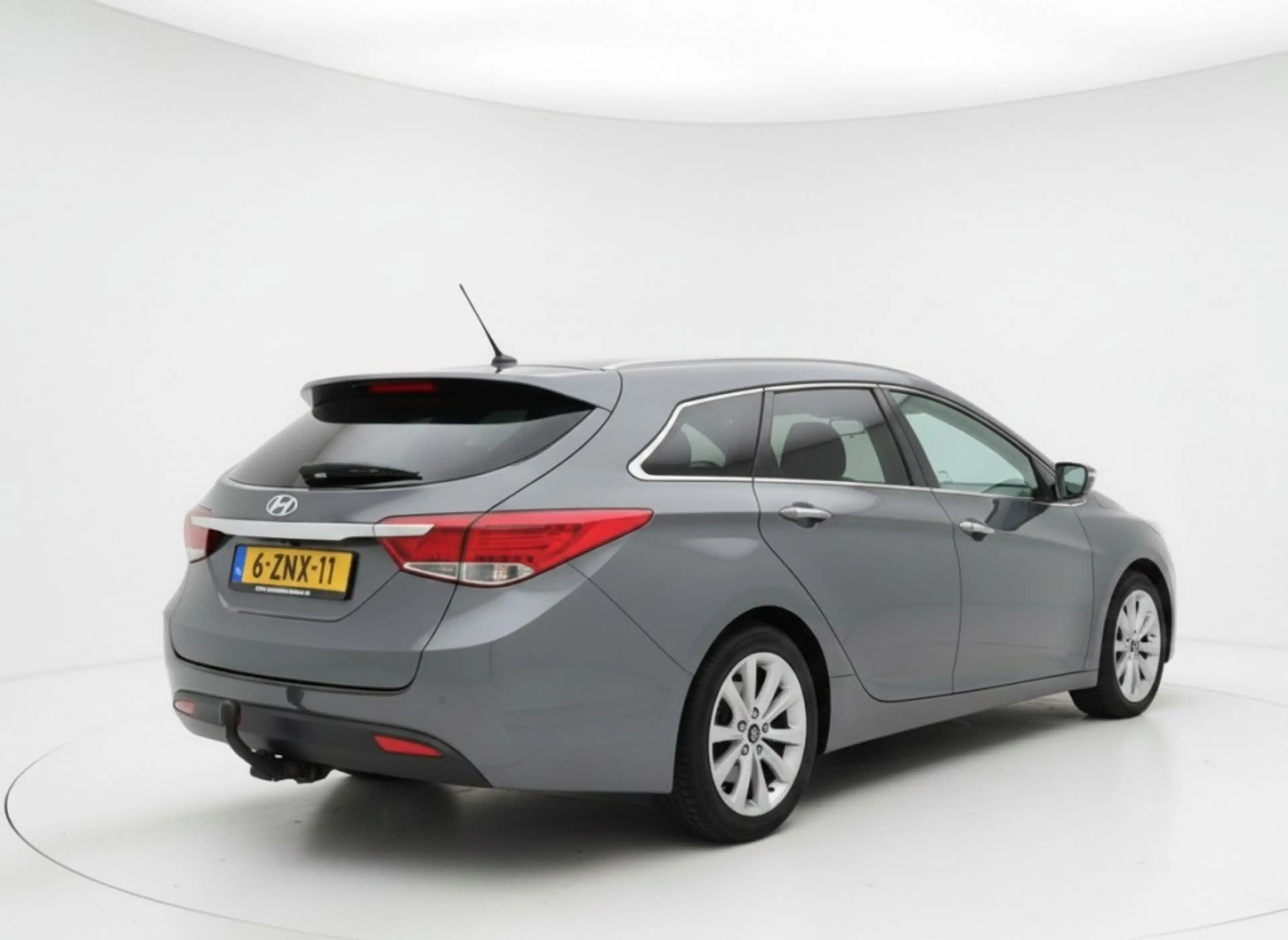 Hyundai i40 2.0 GDI I-VISION, LED, Cruise, Navi, Camera — photo 7