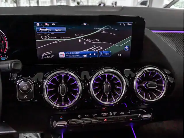 Mercedes-Benz GLA view 14