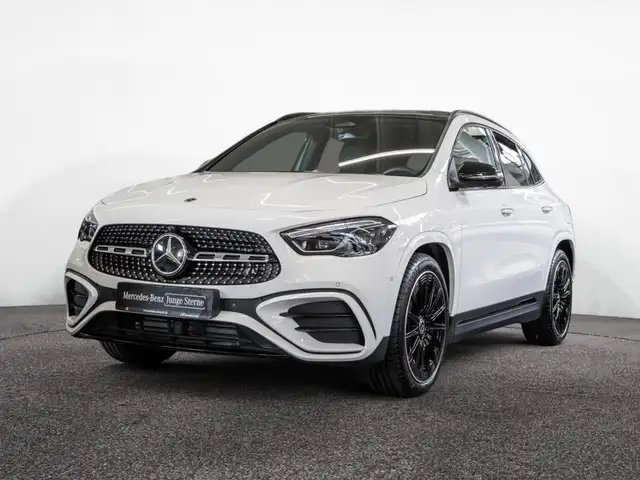 Mercedes-Benz GLA view 2