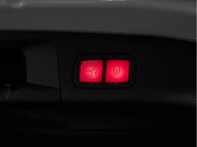 Mercedes-Benz GLA view 7